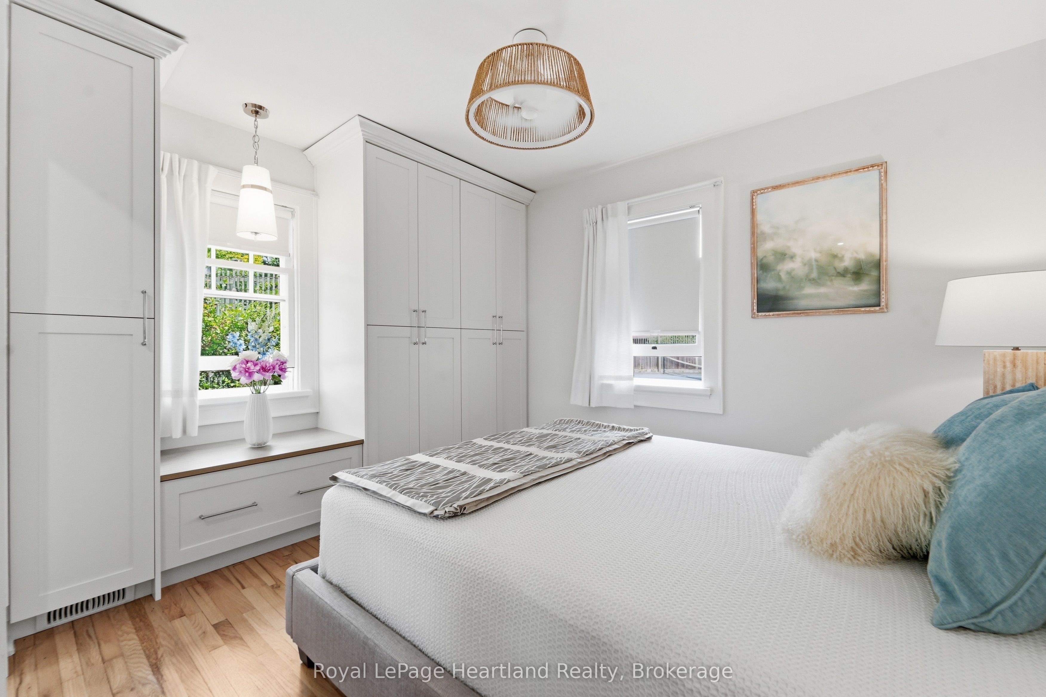 284 W Elgin Avenue W Property Photo 17