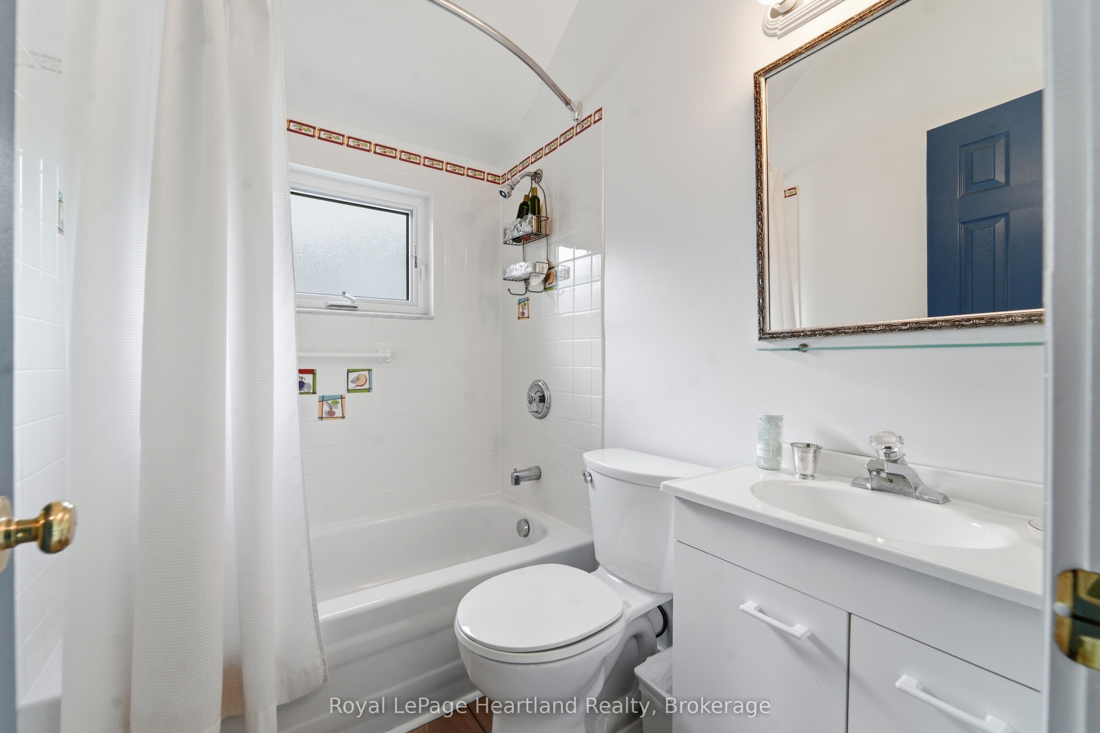 284 W Elgin Avenue W Property Photo 33