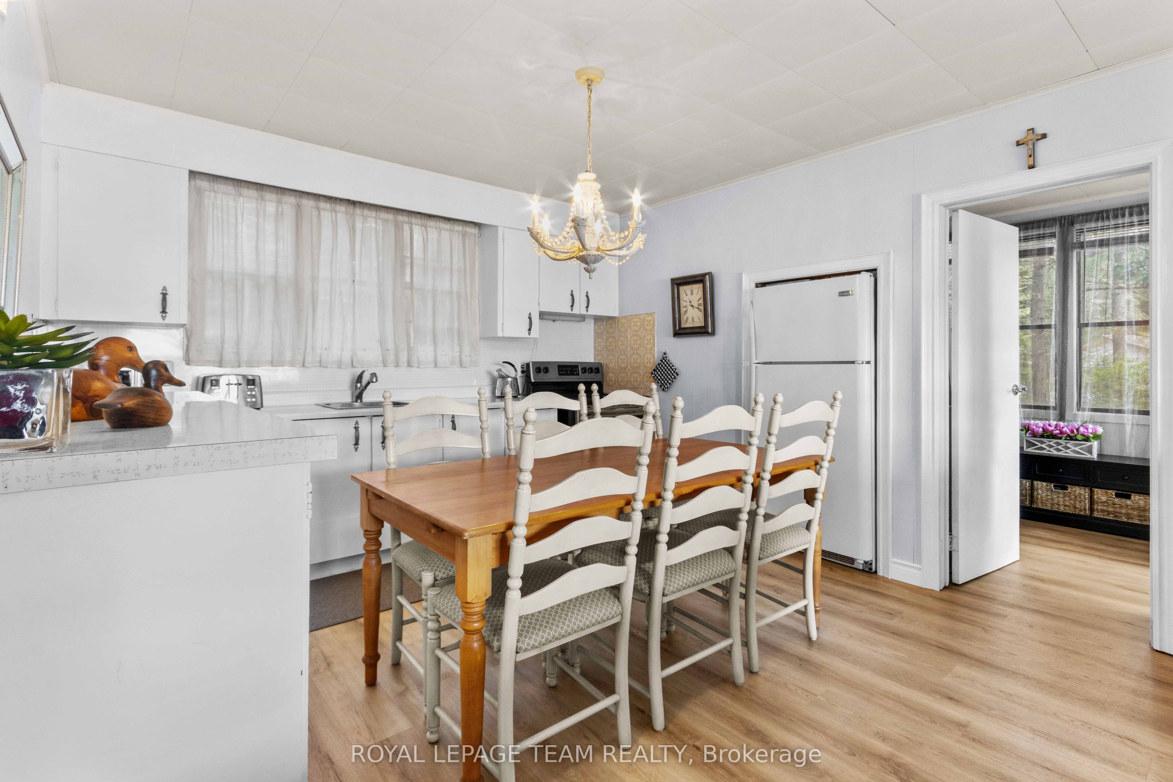 302 Long Lake Road Property Photo 16