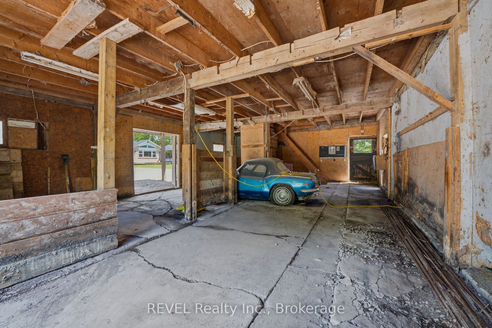8238 Concession 5 Road Property Photo 16