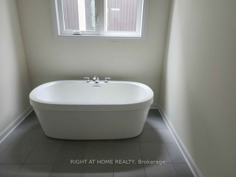 13 Oakmont Drive Property Photo 9