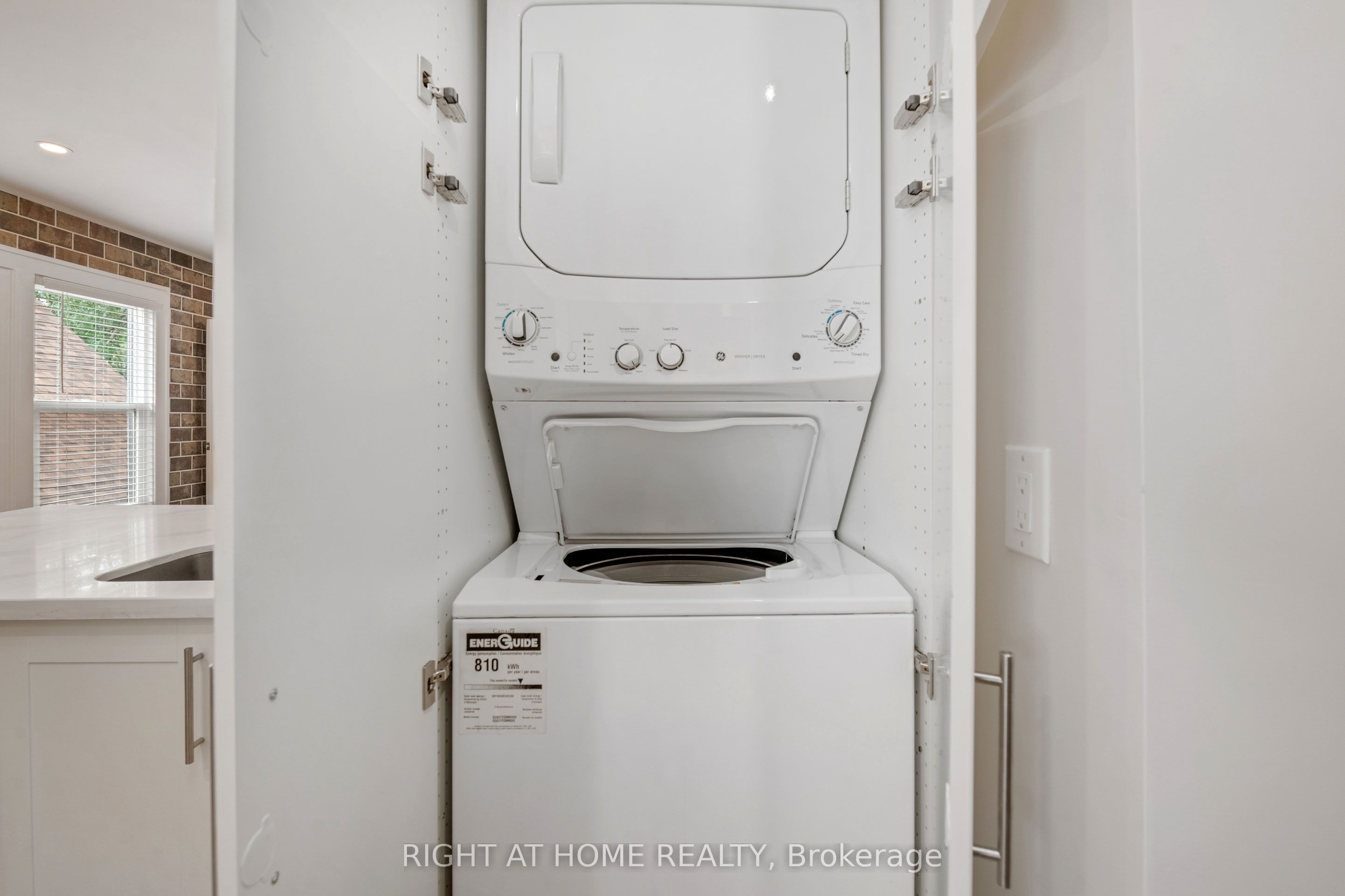 1379-1381 Pierre Avenue Property Photo 17