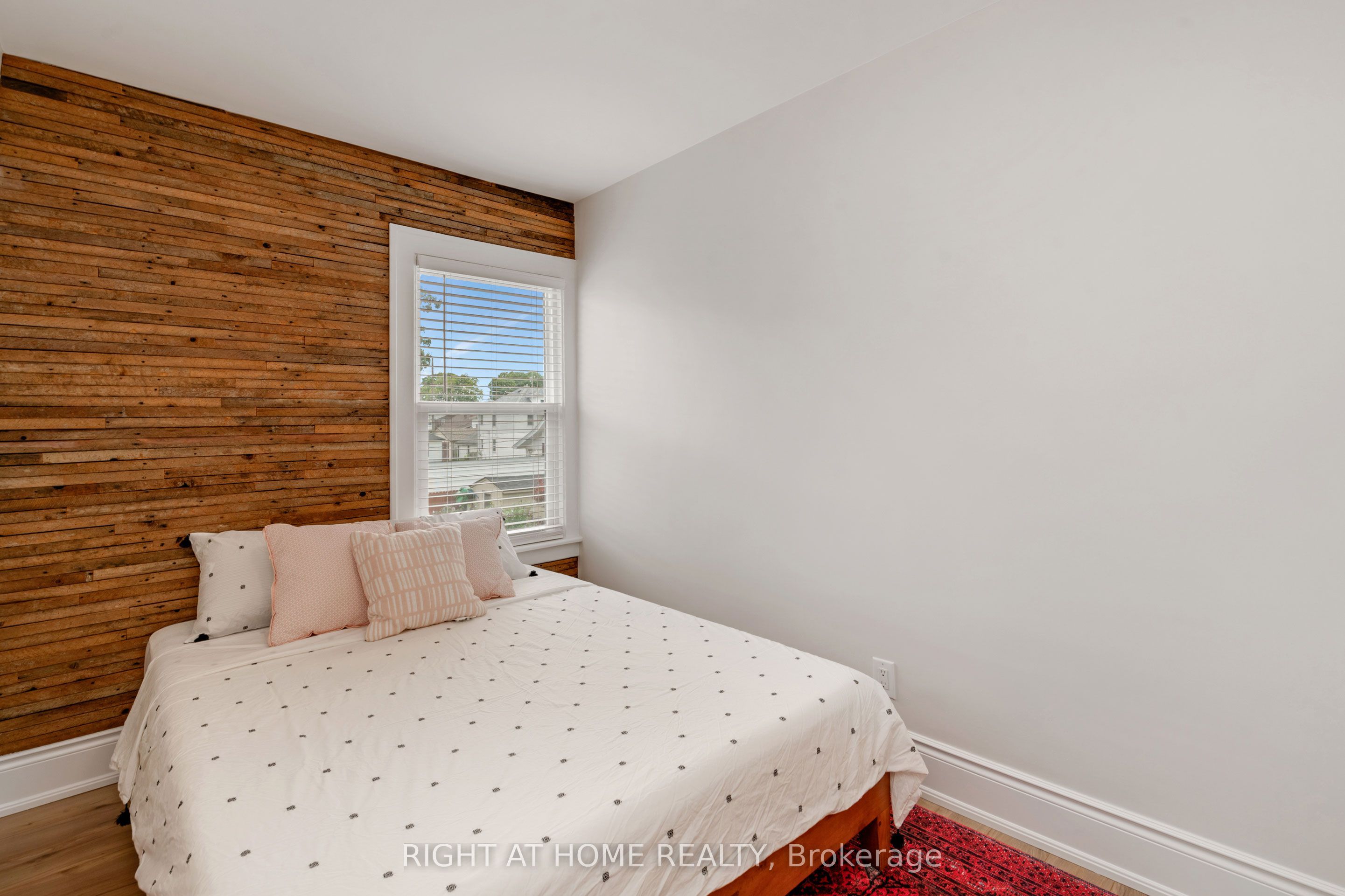 1379-1381 Pierre Avenue Property Photo 19