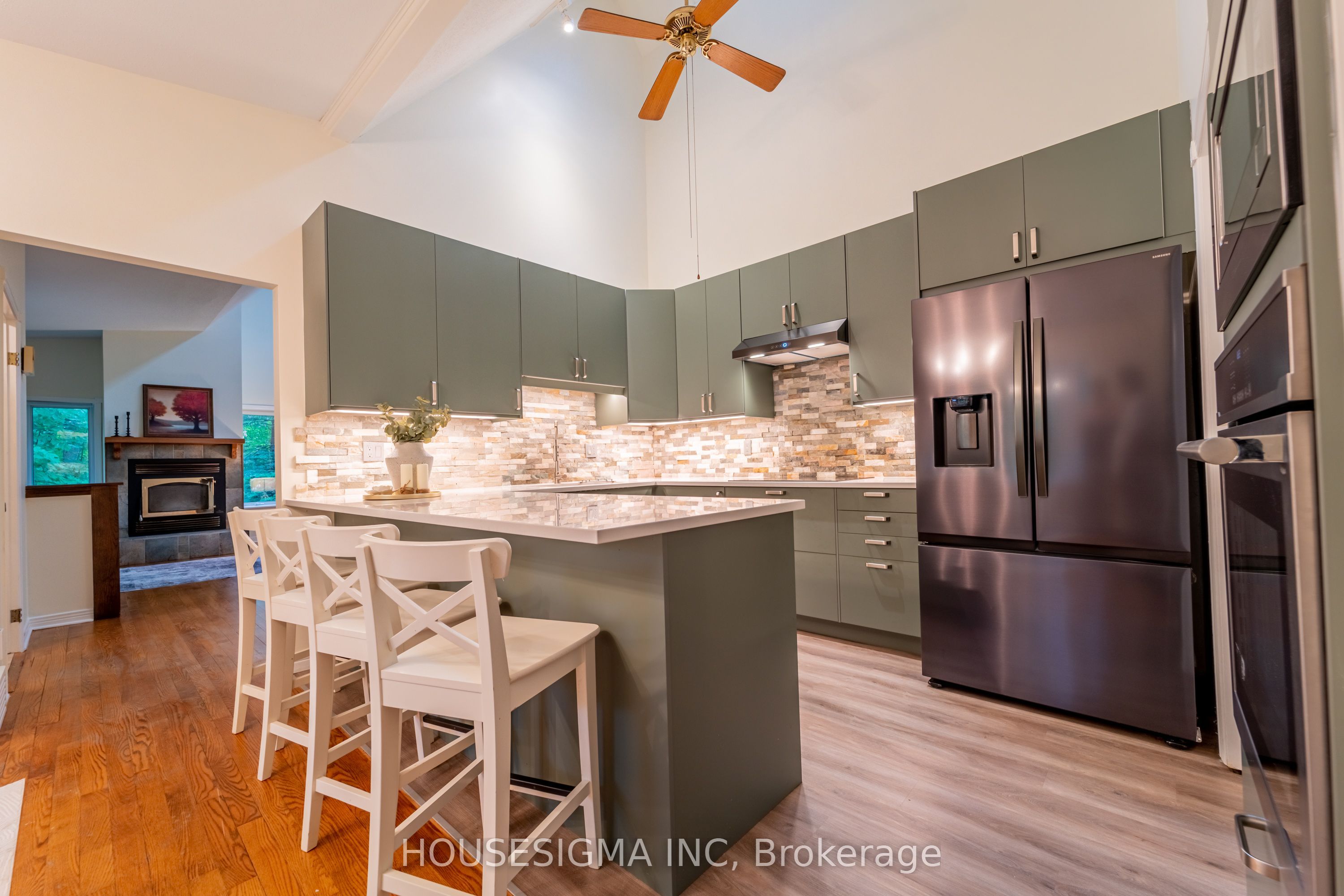 1437 Huntmar Drive Property Photo 11