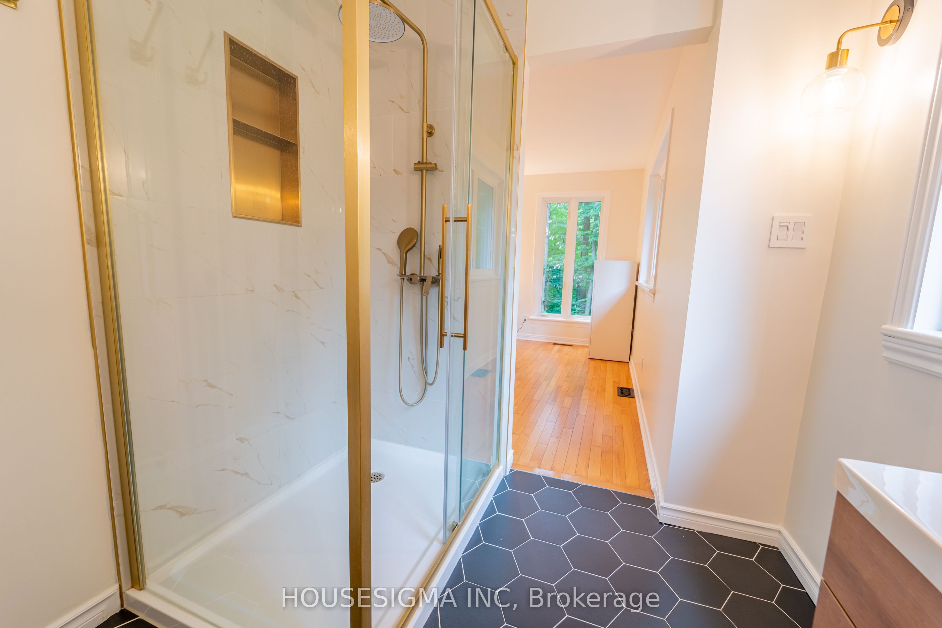 1437 Huntmar Drive Property Photo 24