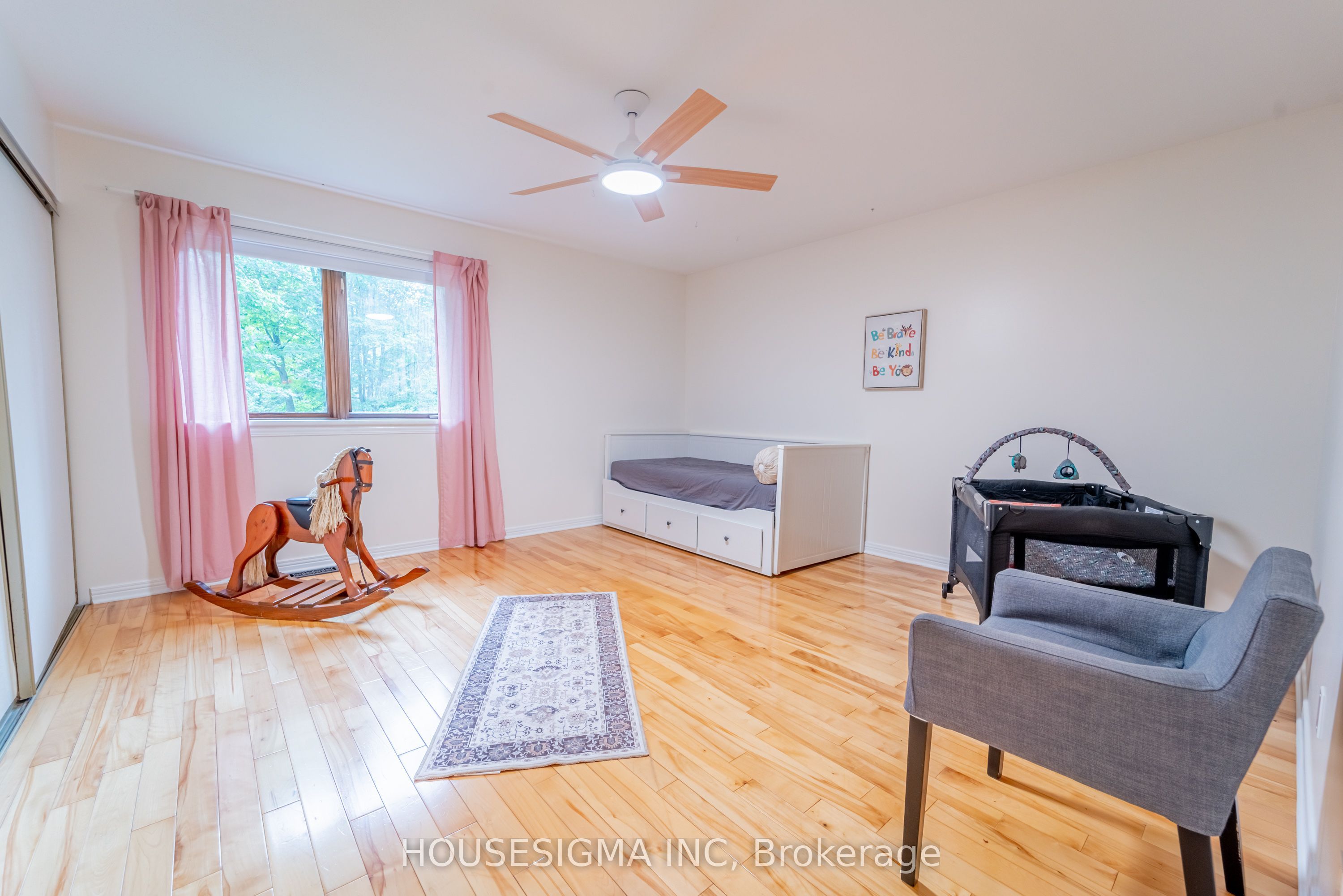 1437 Huntmar Drive Property Photo 25