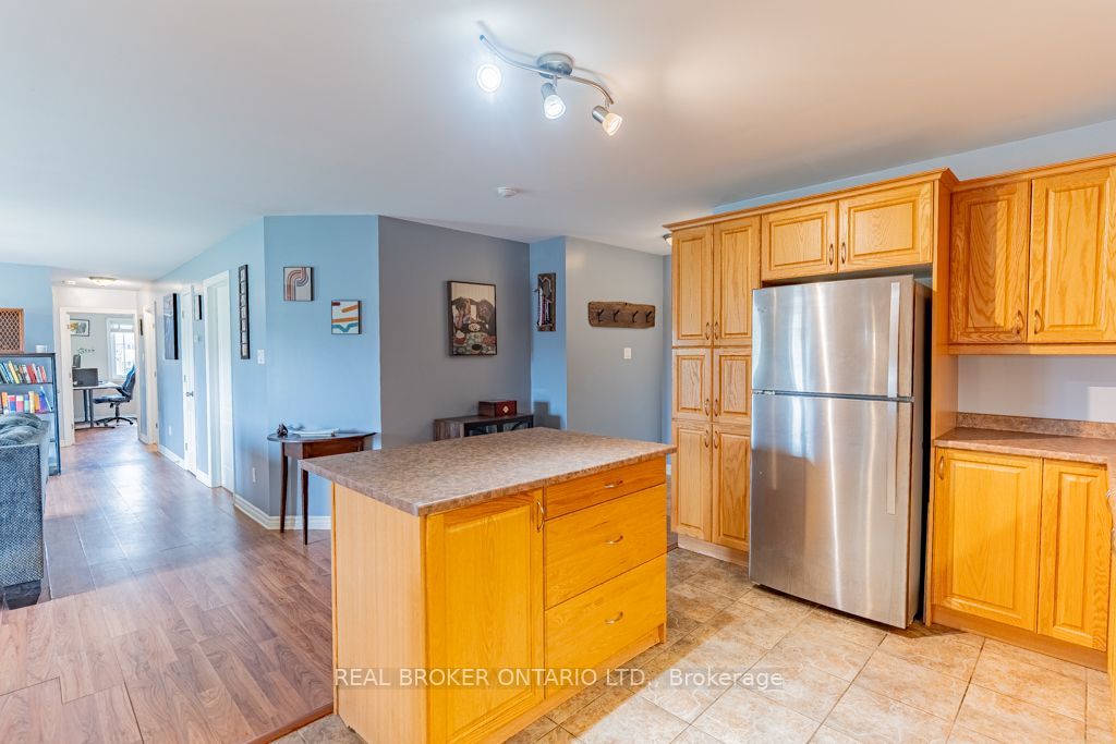 32 La Croisee Street 103 Property Photo 6