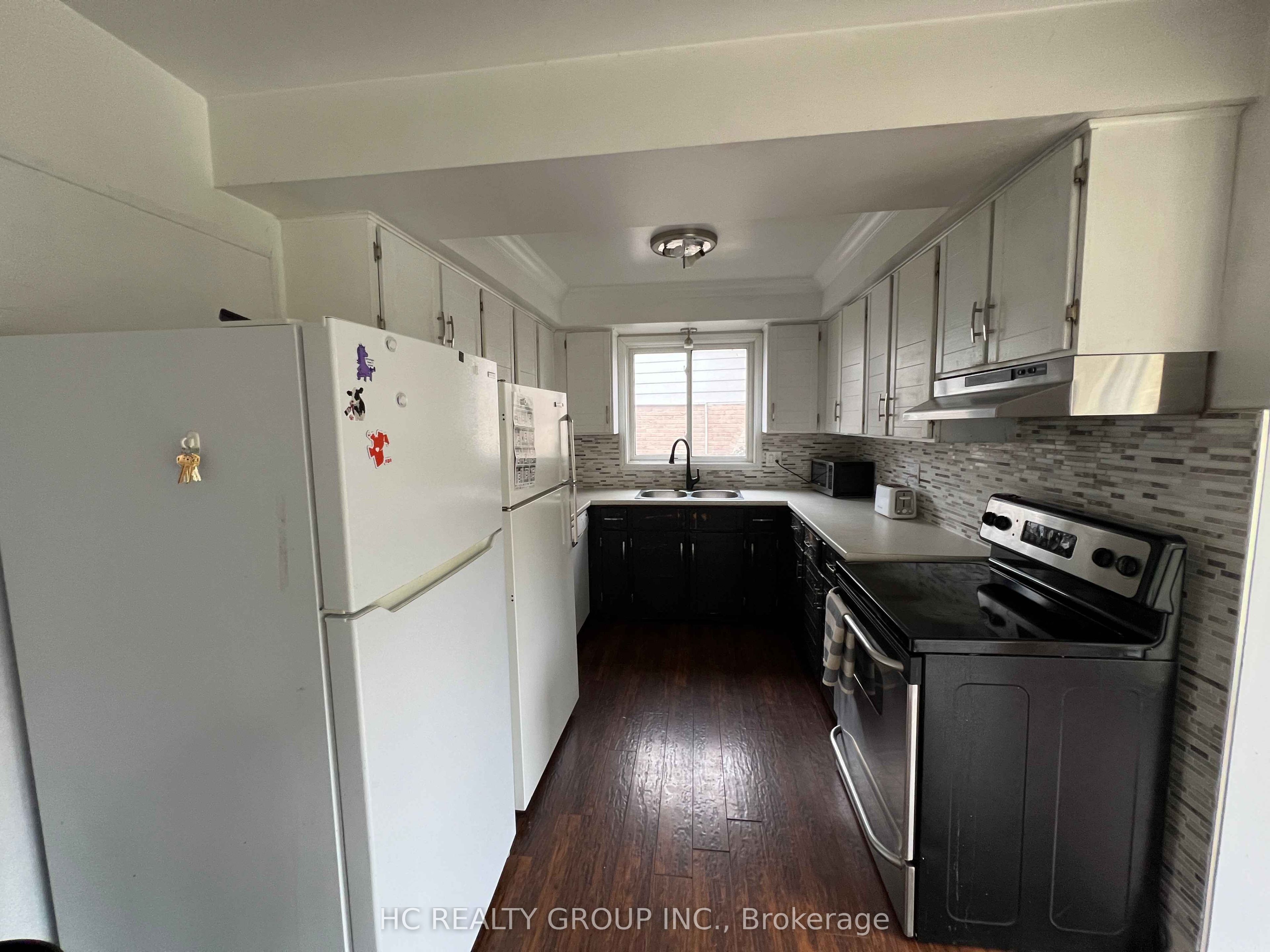 32 Chesham Avenue Property Photo 2