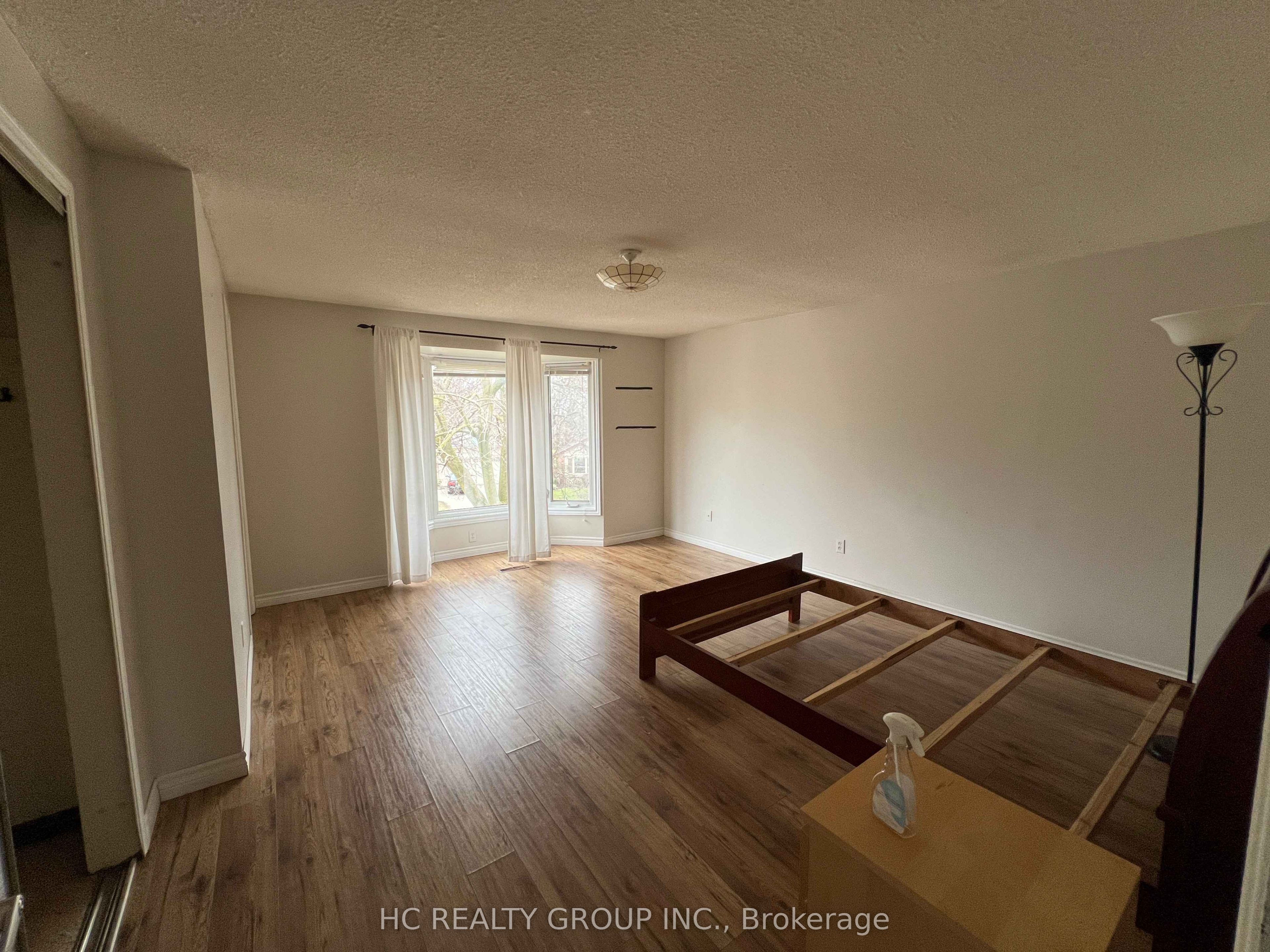 32 Chesham Avenue Property Photo 6