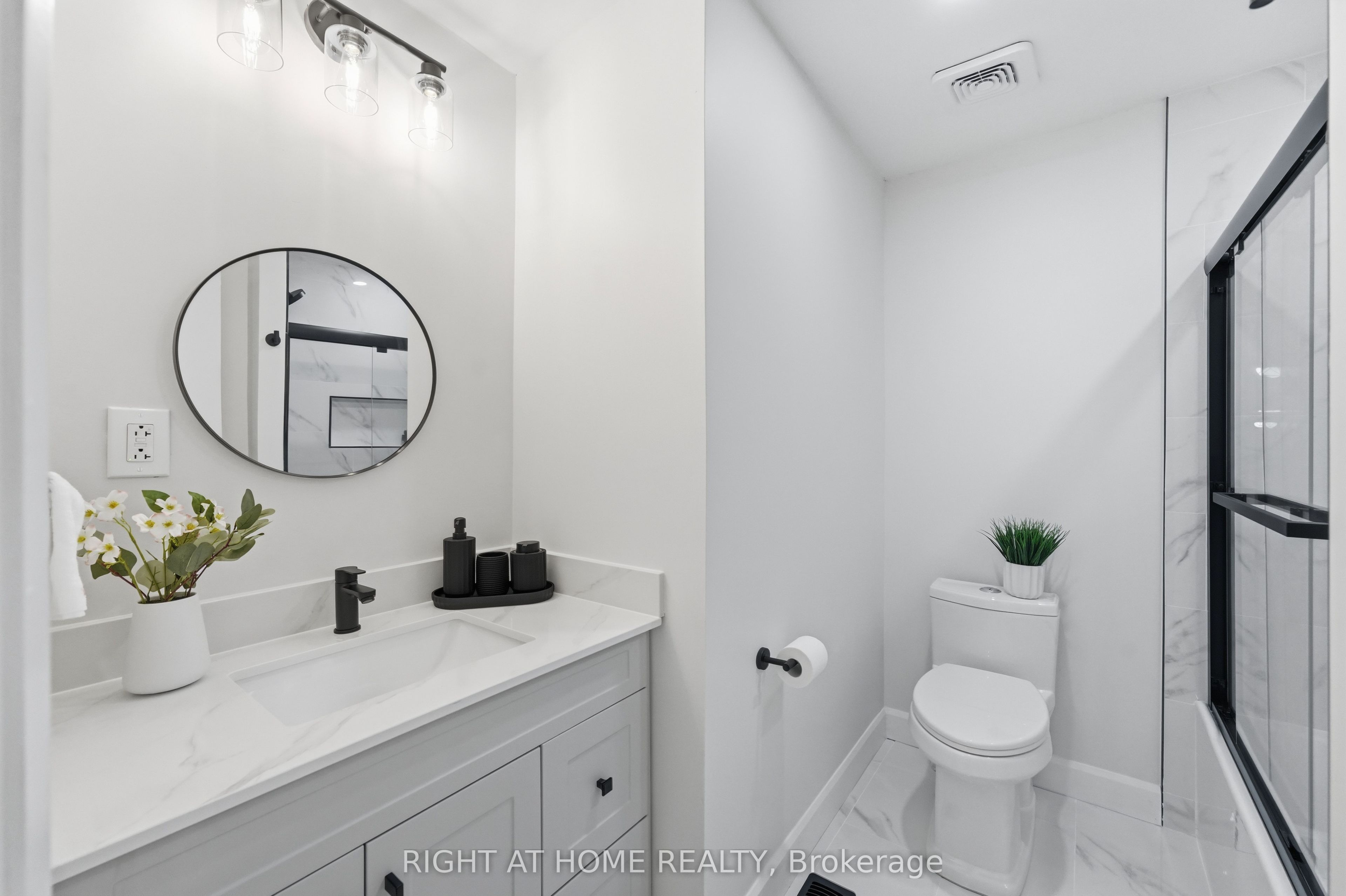 7874 Jeanne D'arc Boulevard 3 Property Photo 12