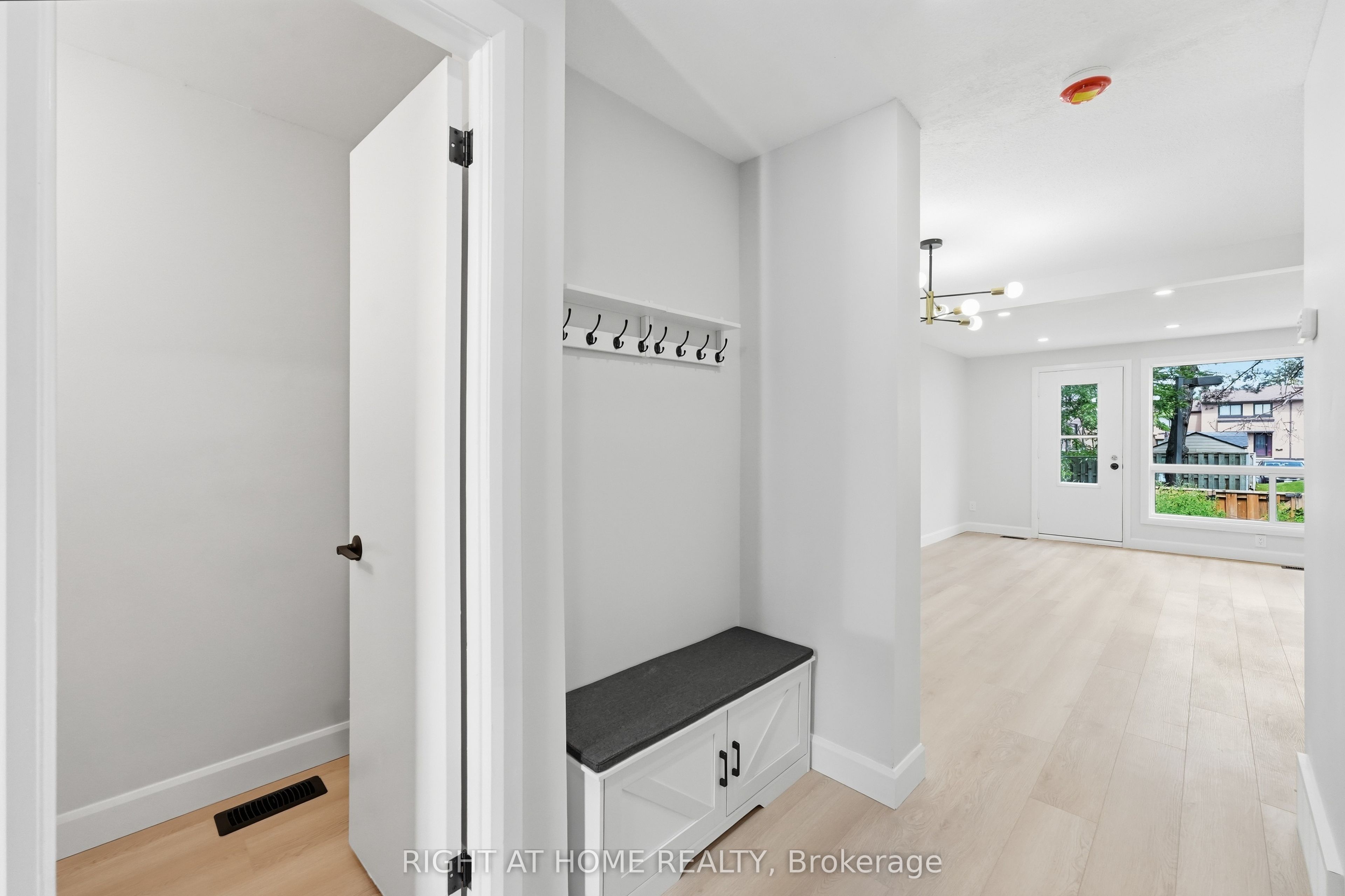 7874 Jeanne D'arc Boulevard 3 Property Photo 14