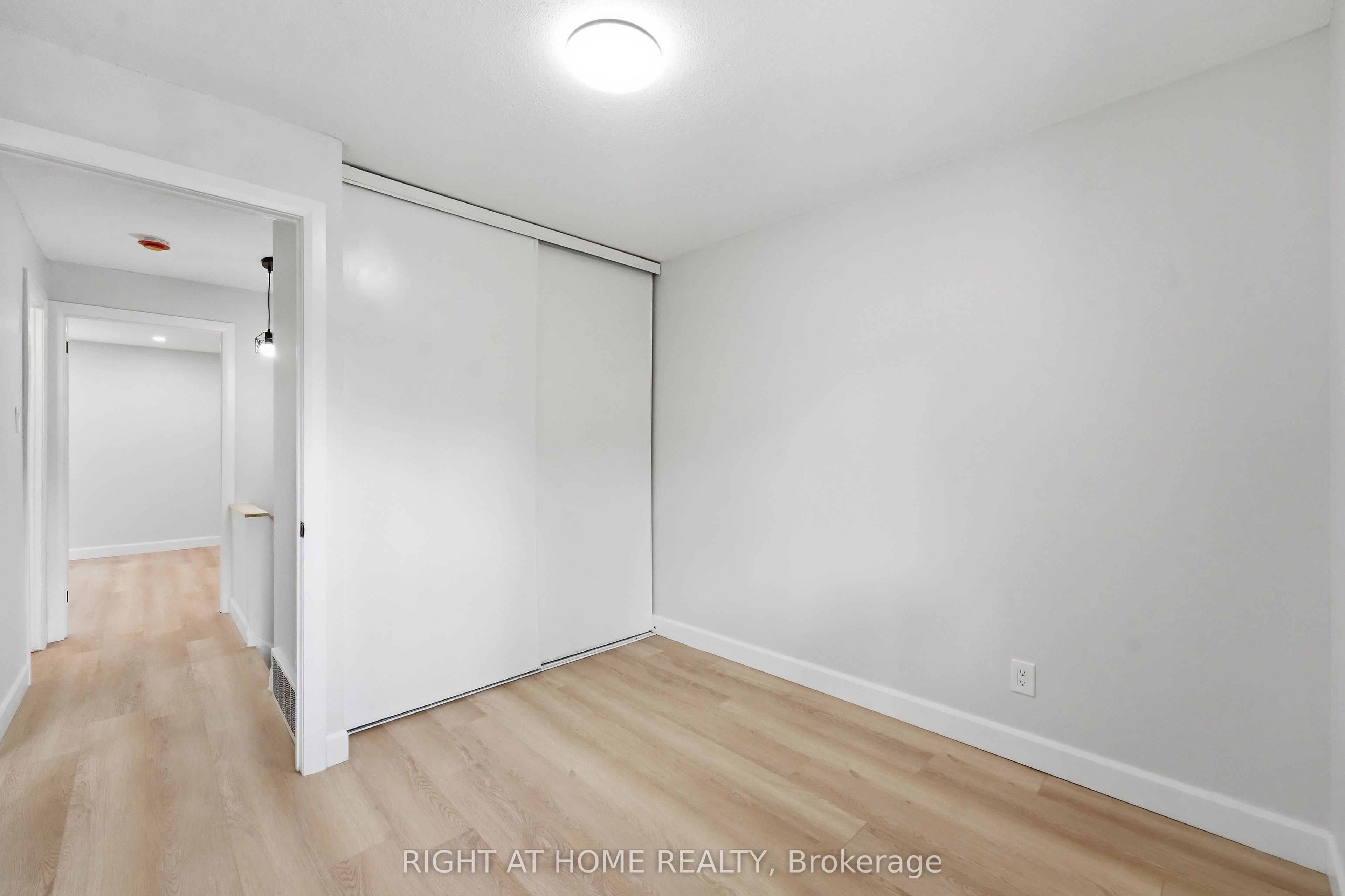 7874 Jeanne D'arc Boulevard 3 Property Photo 17
