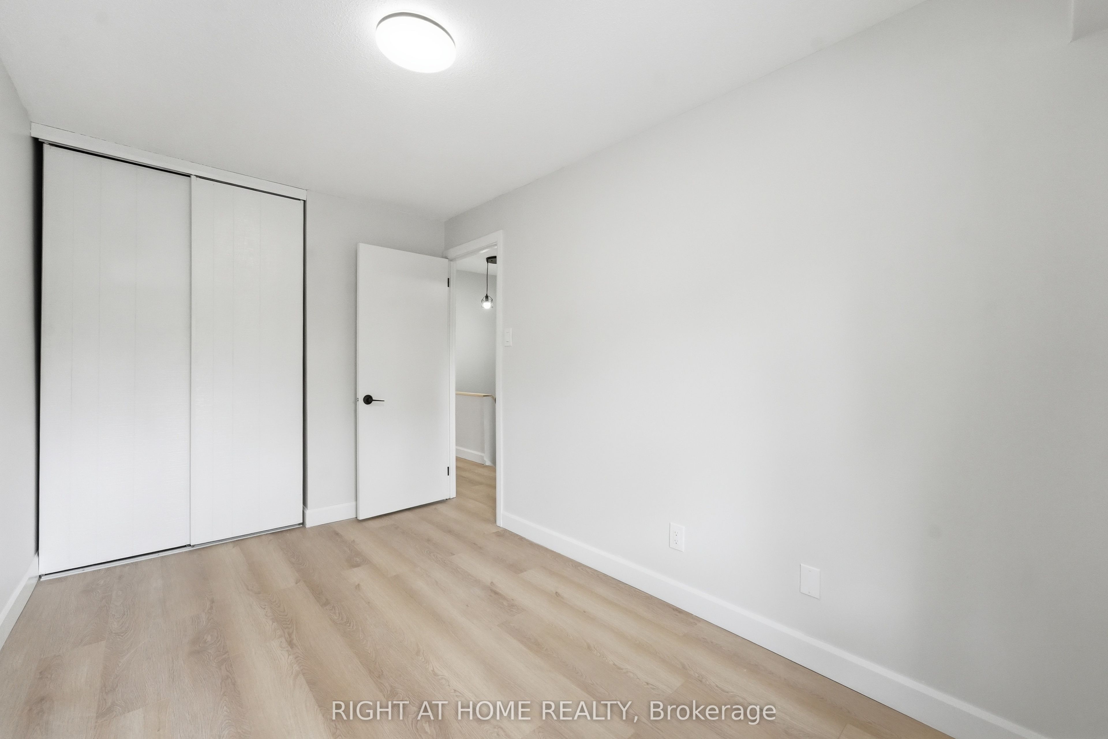 7874 Jeanne D'arc Boulevard 3 Property Photo 18