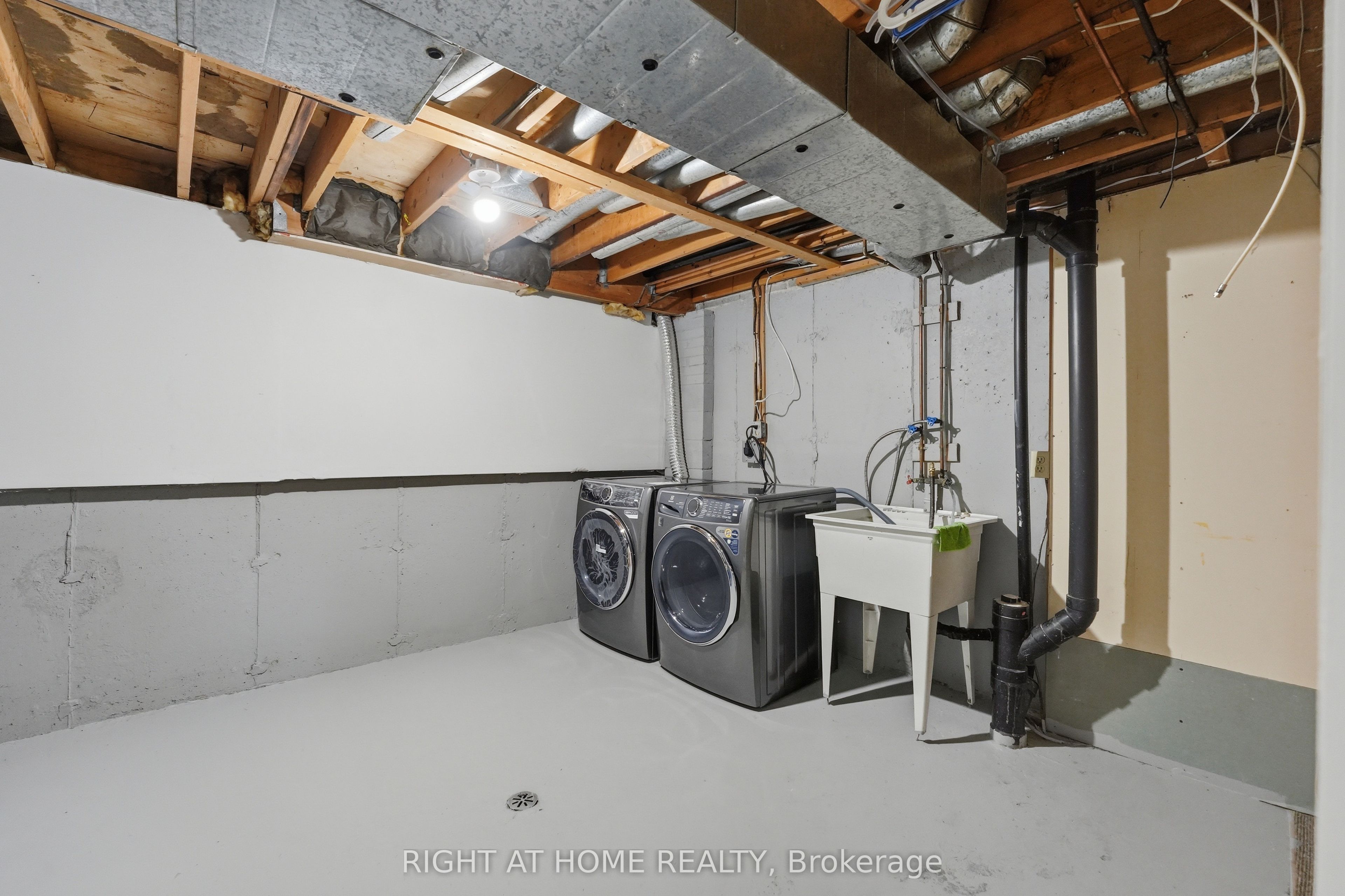 7874 Jeanne D'arc Boulevard 3 Property Photo 22