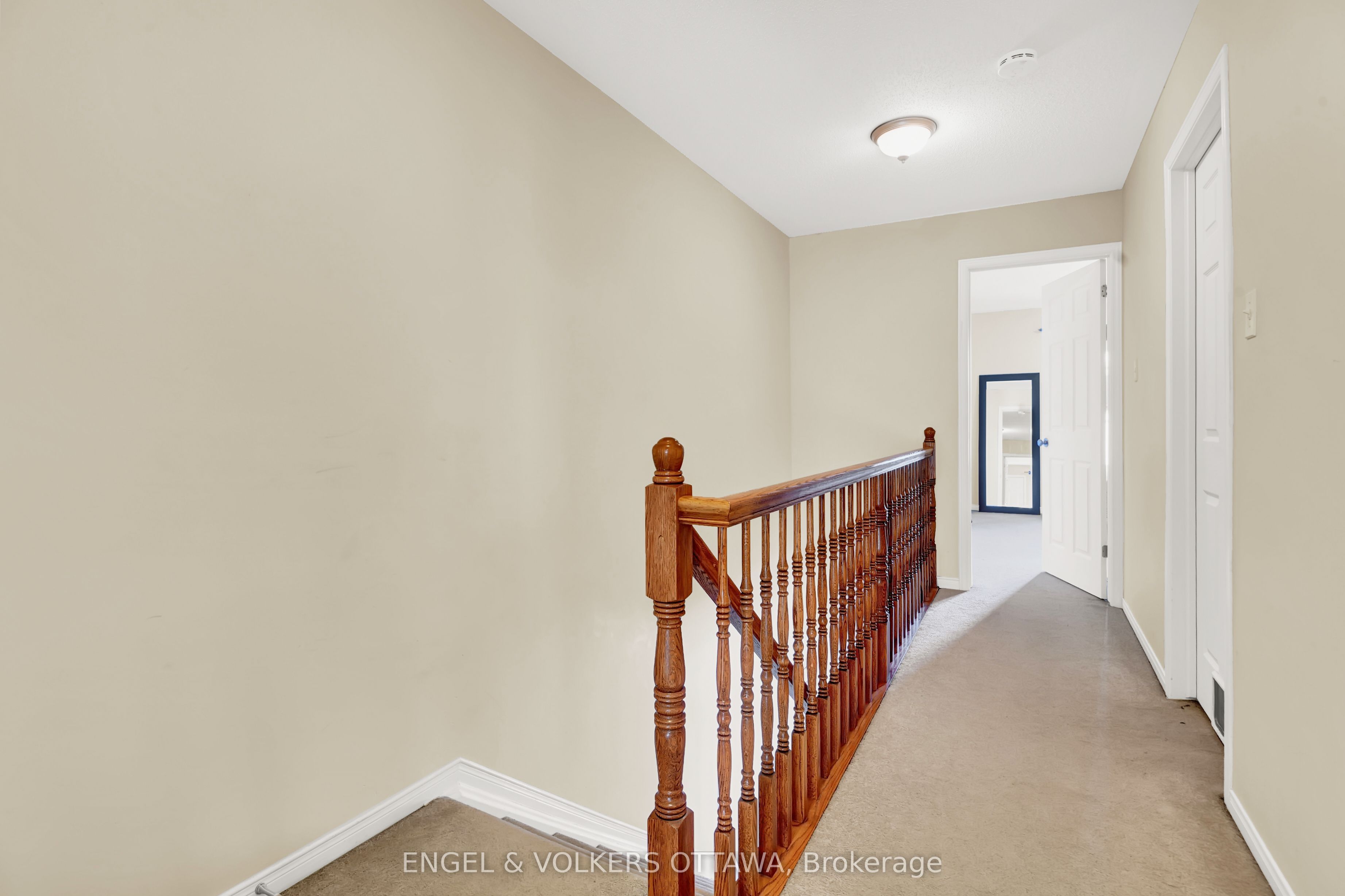 38 Lakepointe Drive Property Photo 25