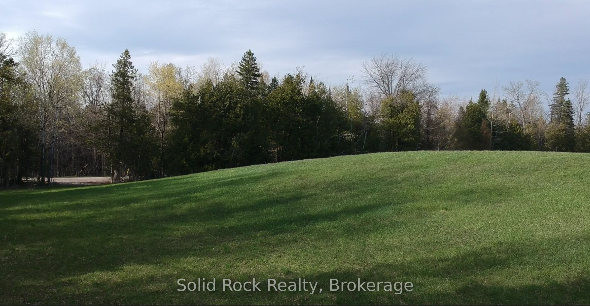 3643 10th Line East Property Photo 2