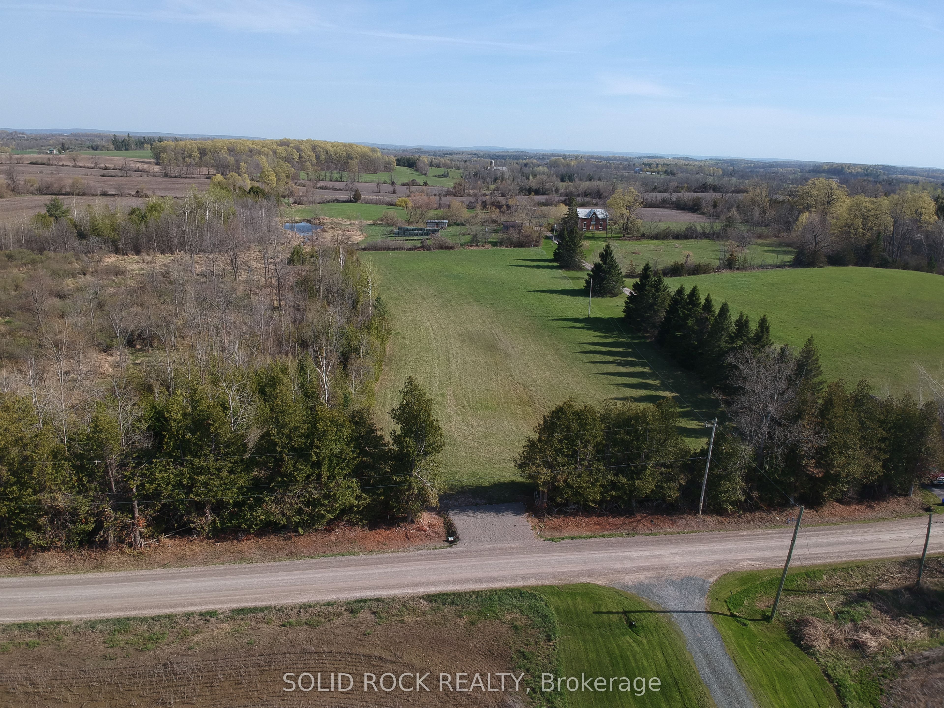 3711 10th Line East Property Photo 2