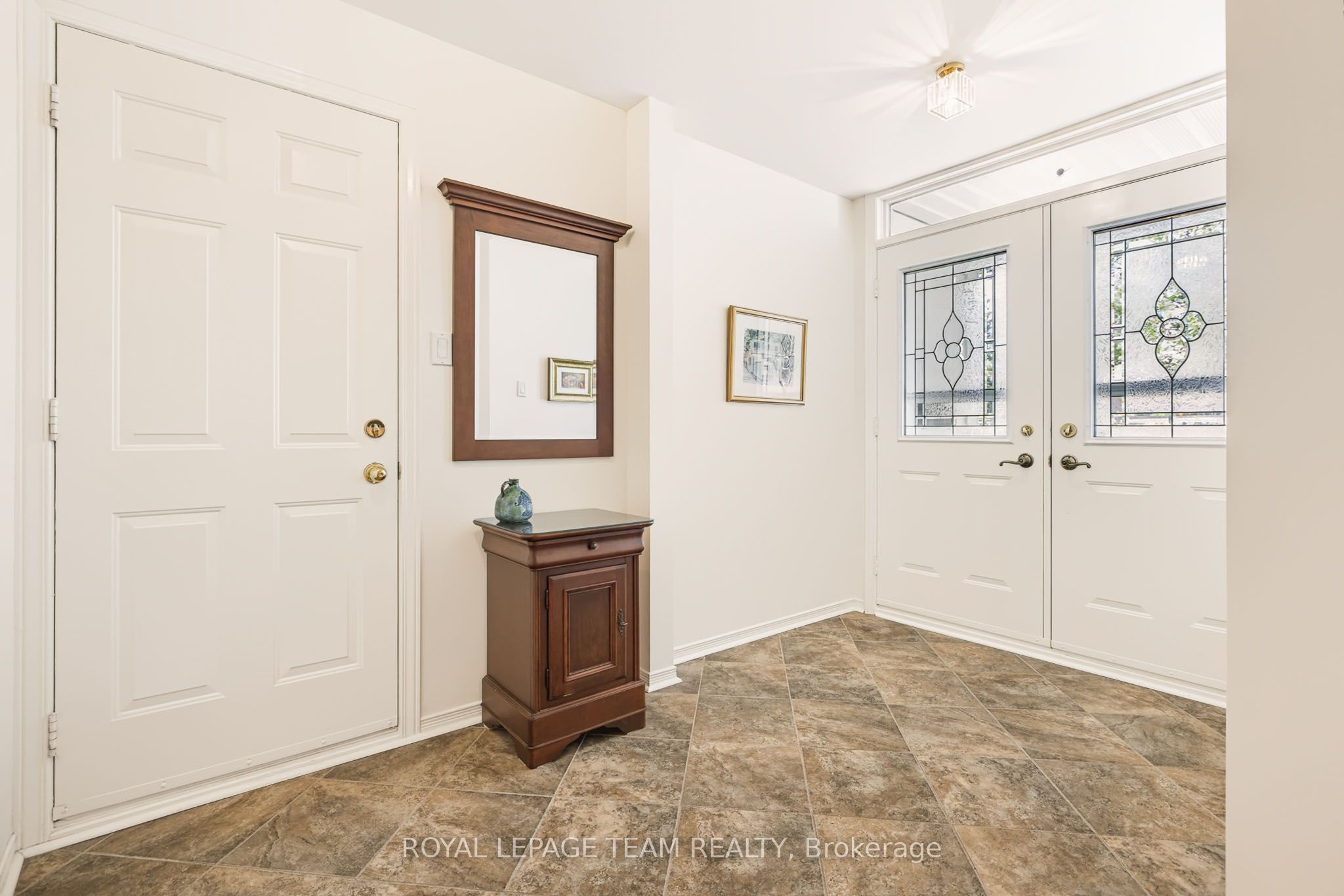 19 Pine Needles Court Property Photo 3