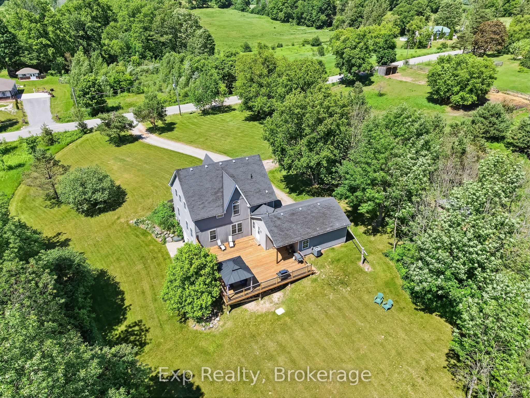 897 Dingman Road Property Photo 3