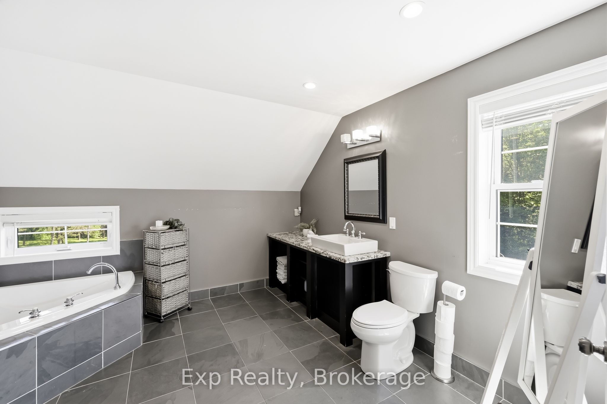 897 Dingman Road Property Photo 26