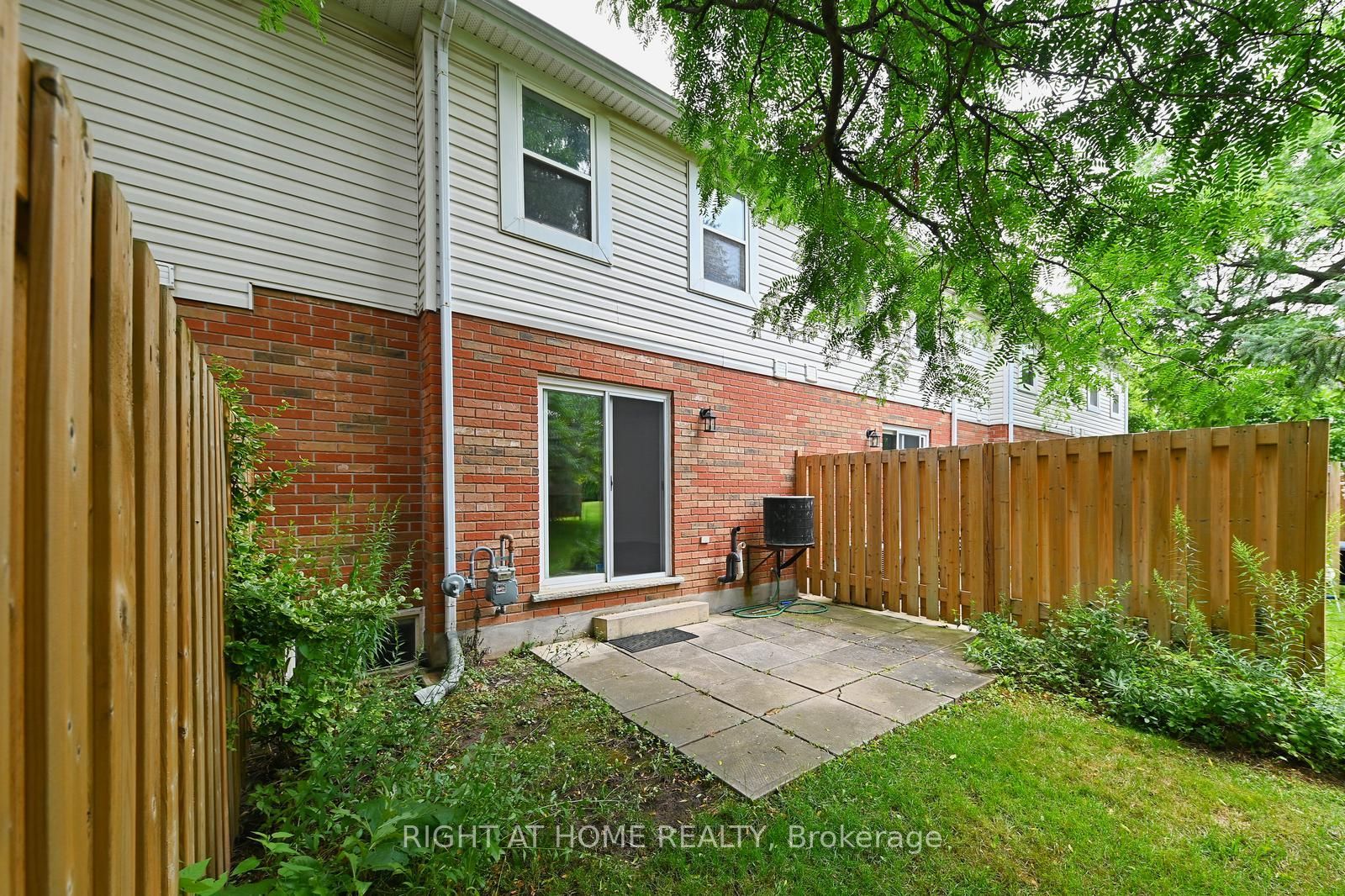 1055 Gordon Street 58 Property Photo 27