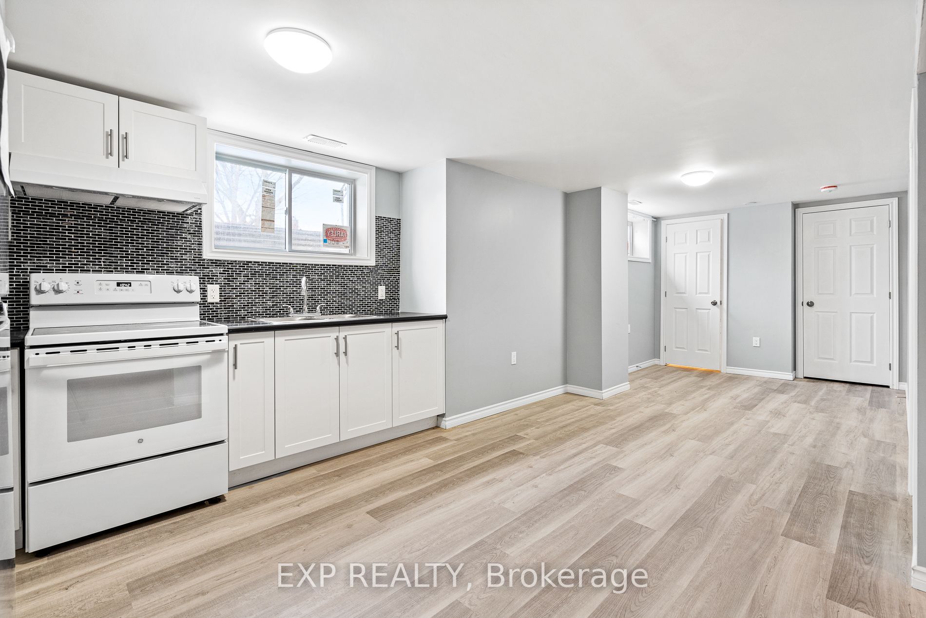 92 Margery Avenue Lower Property Photo 8
