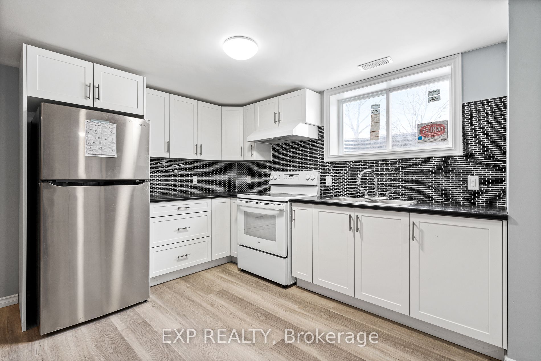 92 Margery Avenue Lower Property Photo 10