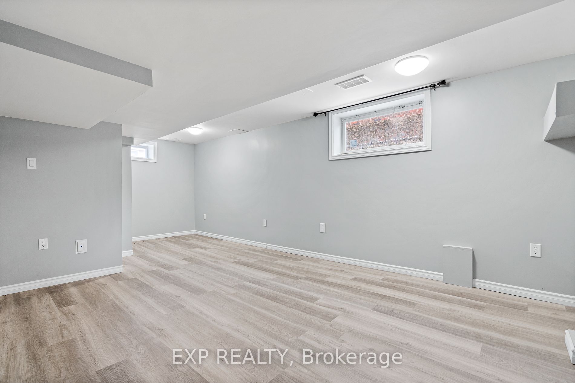 92 Margery Avenue Lower Property Photo 11