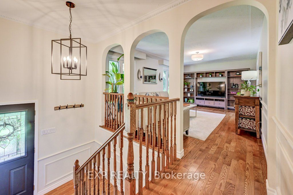 194 Dundas Street E Property Photo 4
