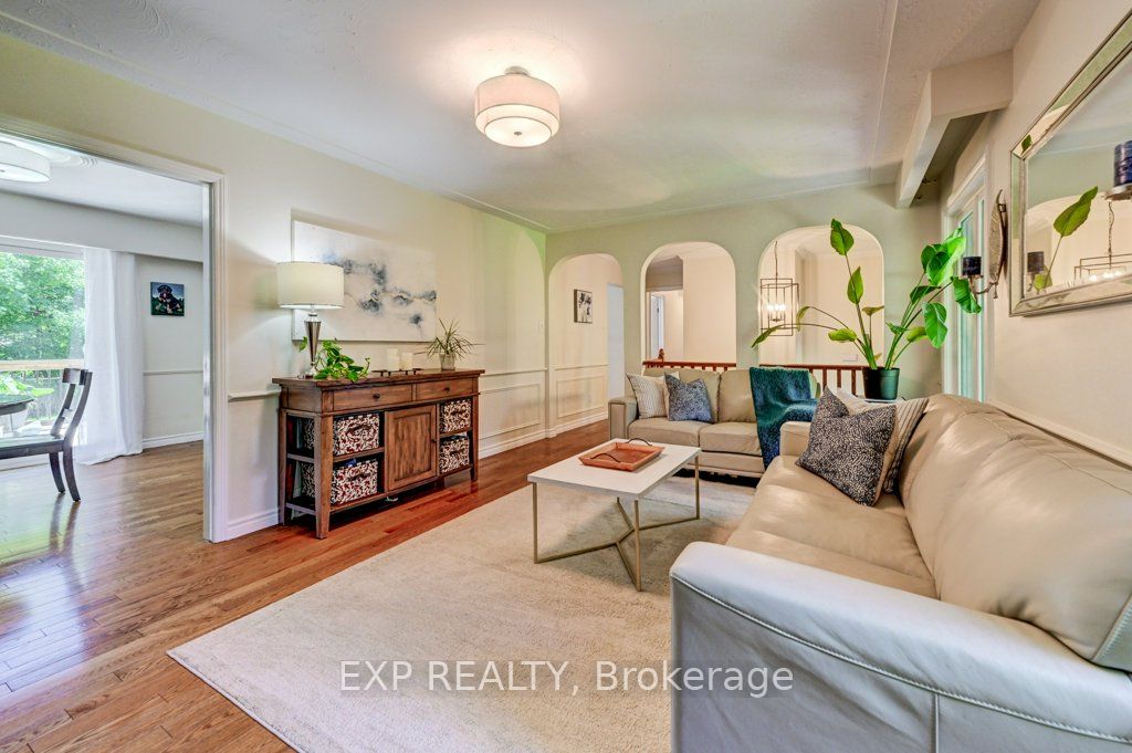 194 Dundas Street E Property Photo 7