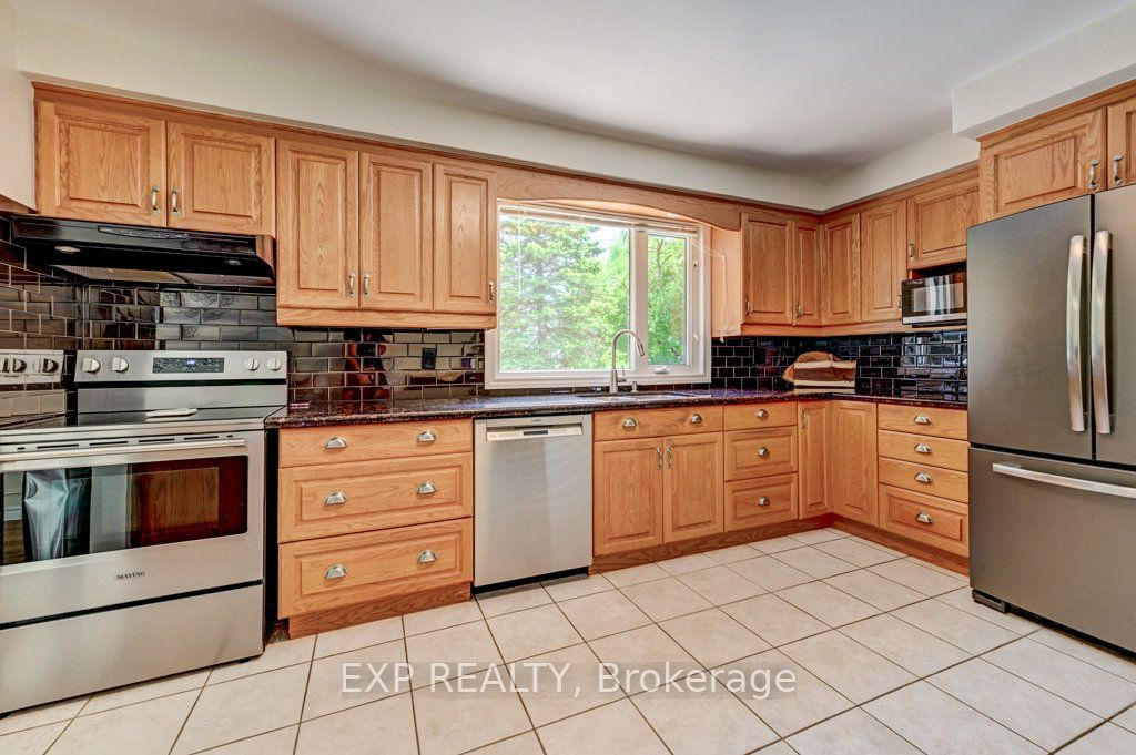 194 Dundas Street E Property Photo 11