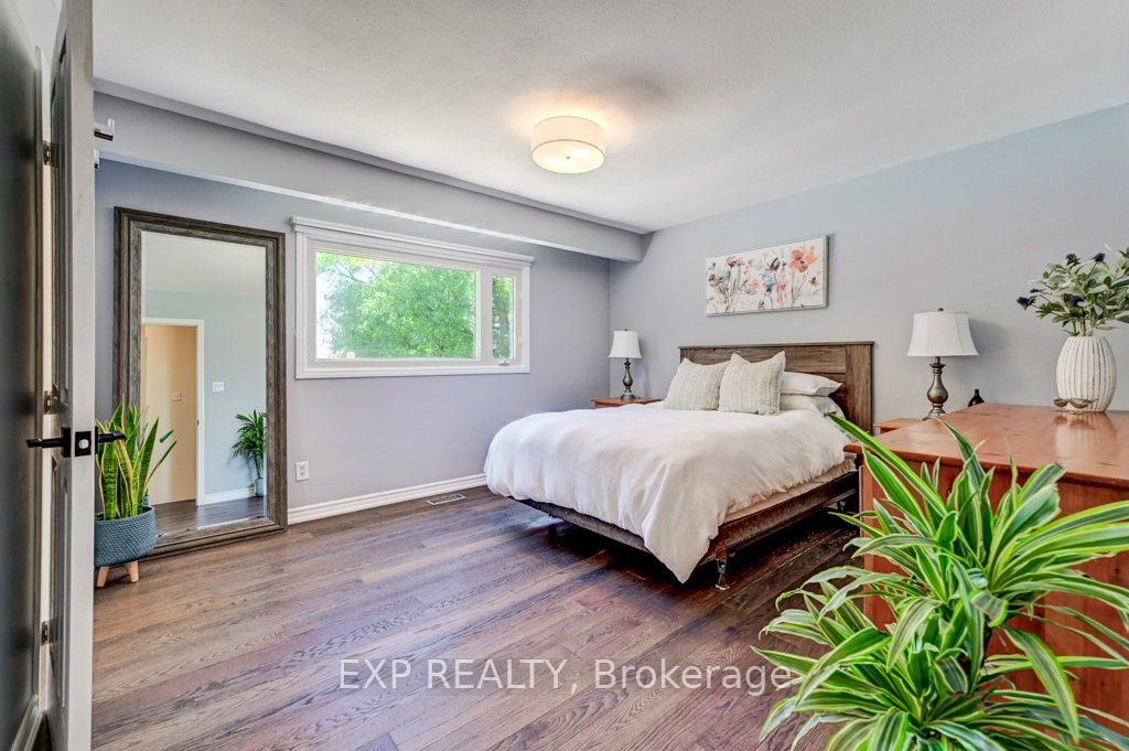 194 Dundas Street E Property Photo 13