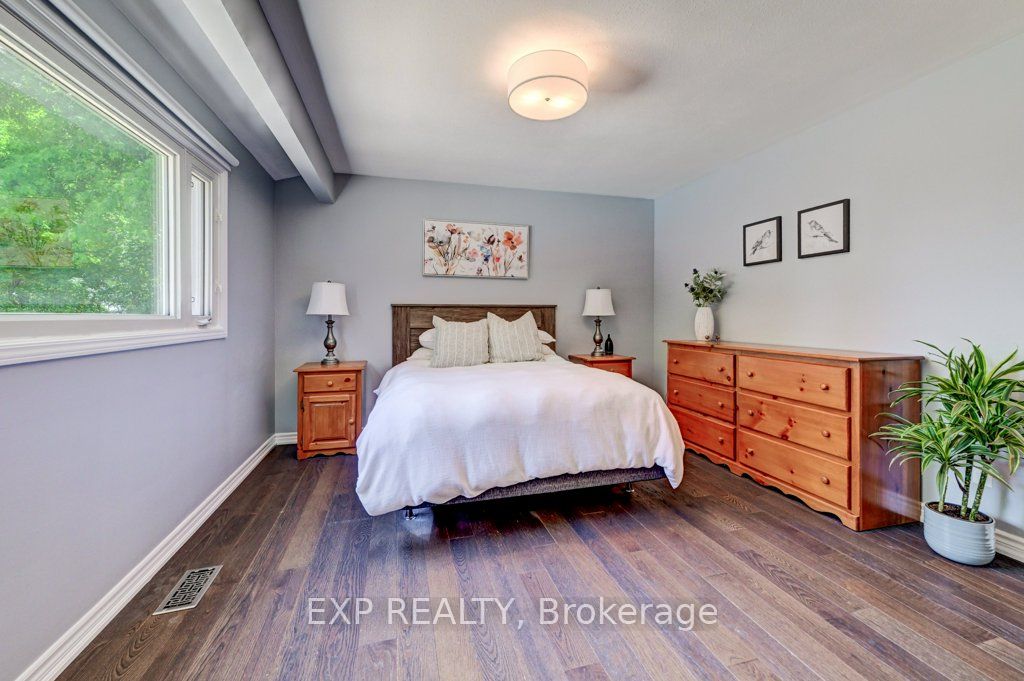 194 Dundas Street E Property Photo 14