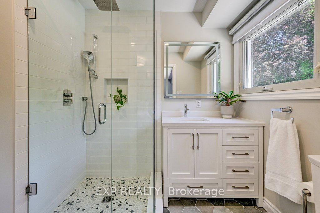 194 Dundas Street E Property Photo 15