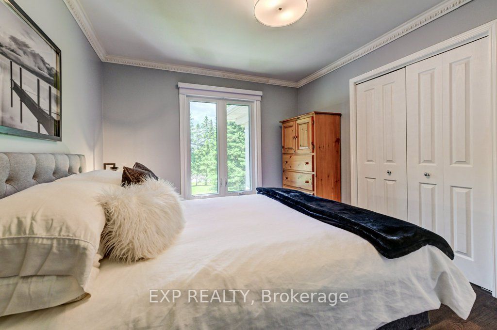 194 Dundas Street E Property Photo 17
