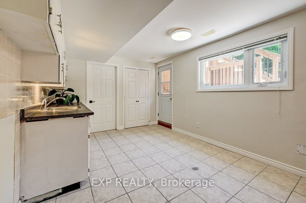 194 Dundas Street E Property Photo 29