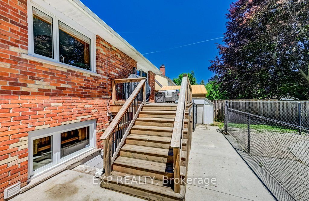194 Dundas Street E Property Photo 34