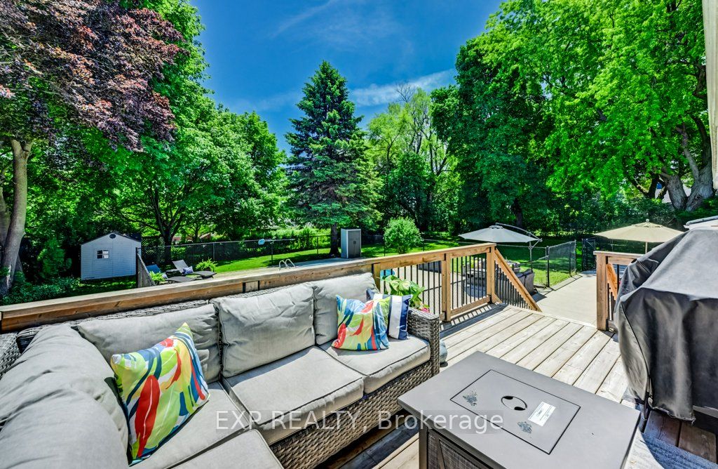 194 Dundas Street E Property Photo 35