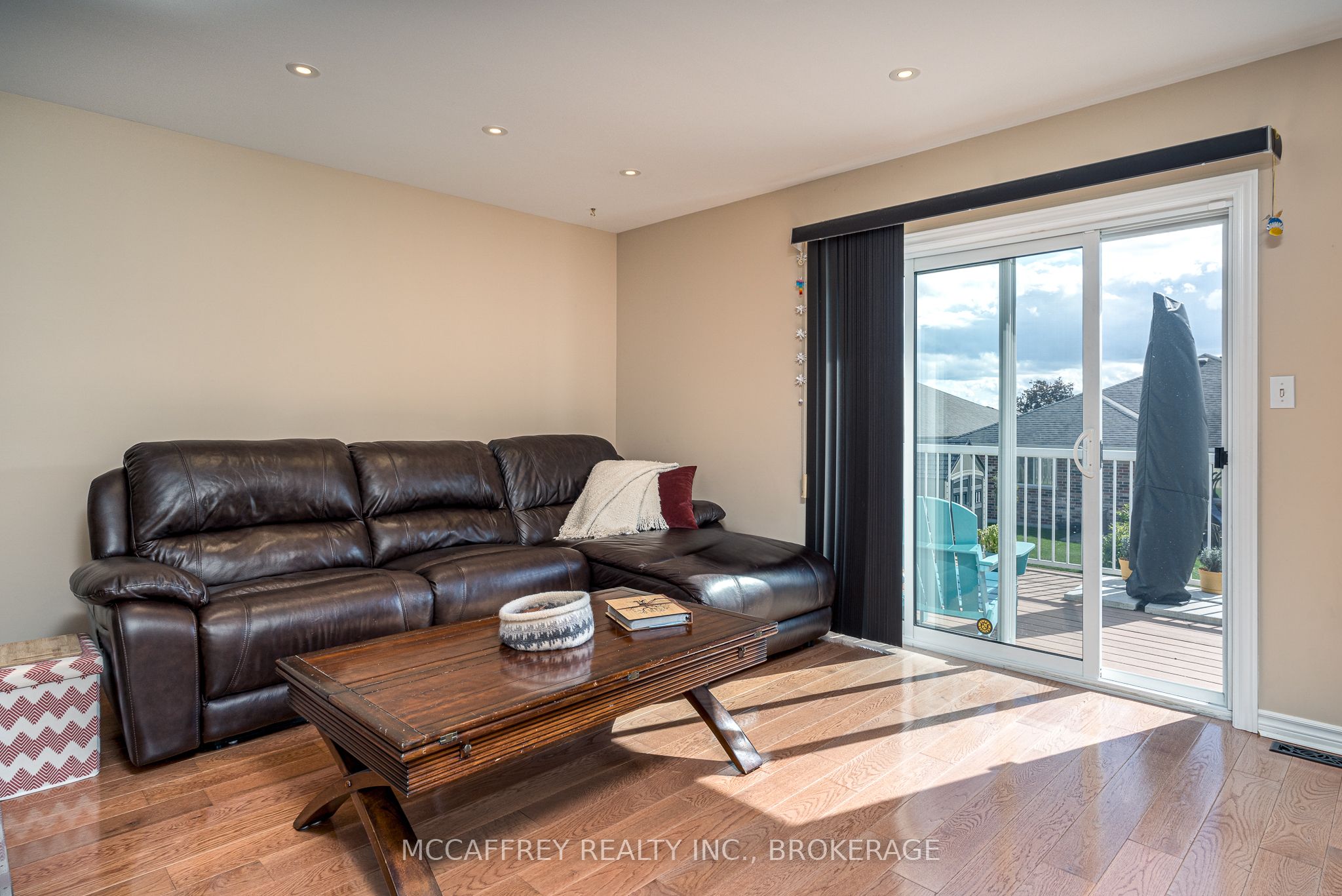 444 Bridge Street W Property Photo 15
