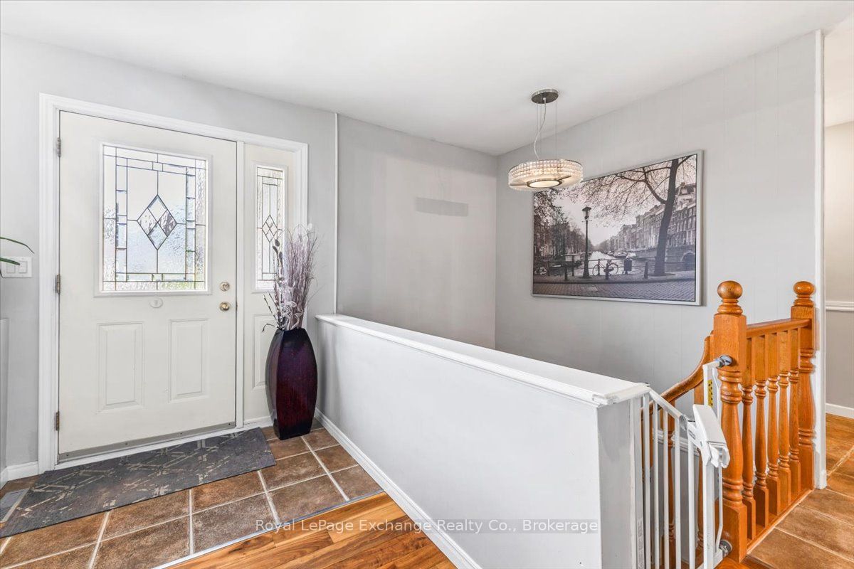 377 Princes Street S Property Photo 6