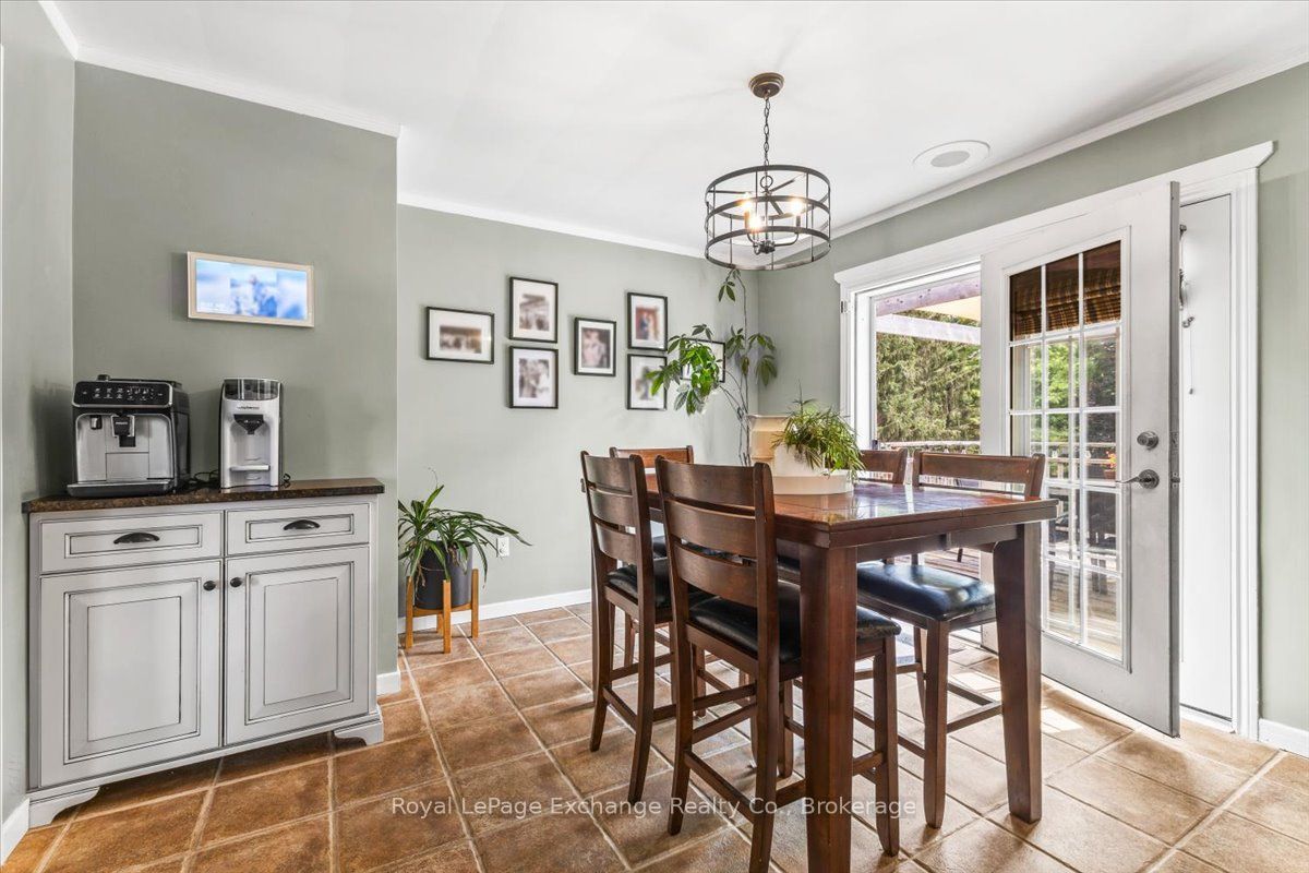 377 Princes Street S Property Photo 10