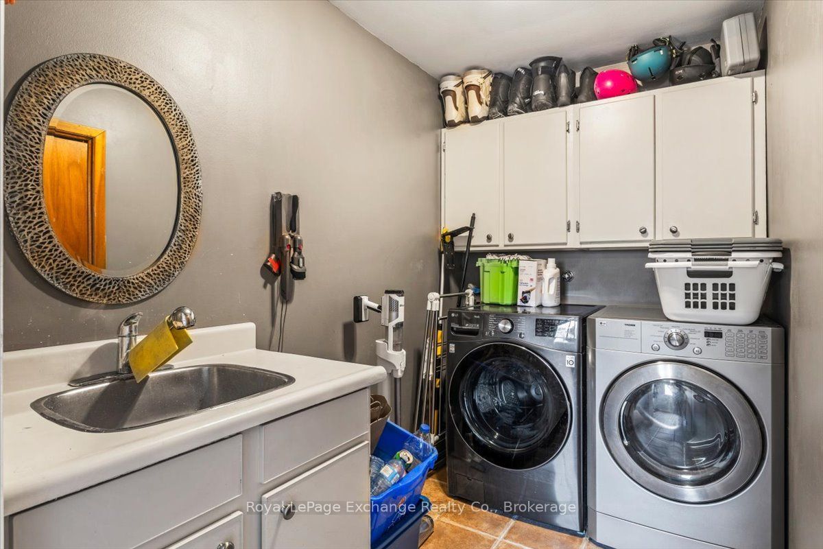 377 Princes Street S Property Photo 17