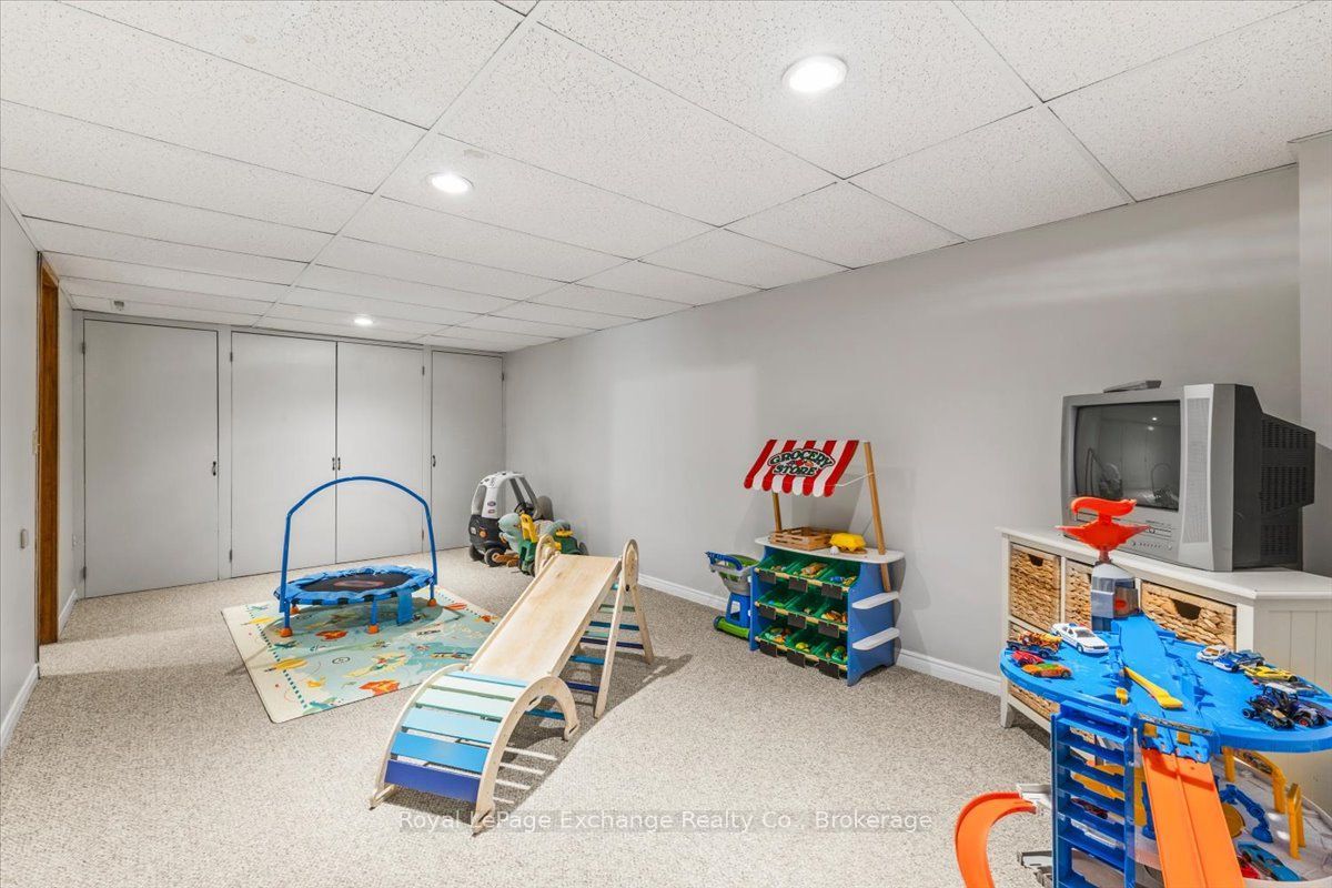 377 Princes Street S Property Photo 20