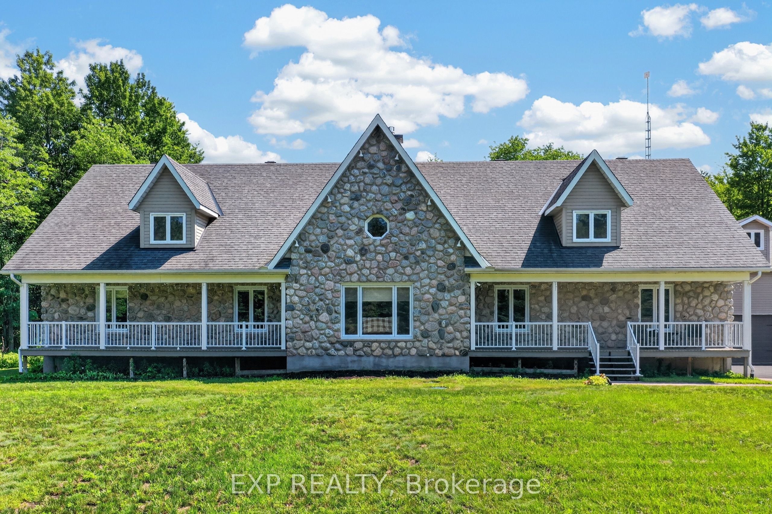 2737 Bouvier Road Property Photo 4