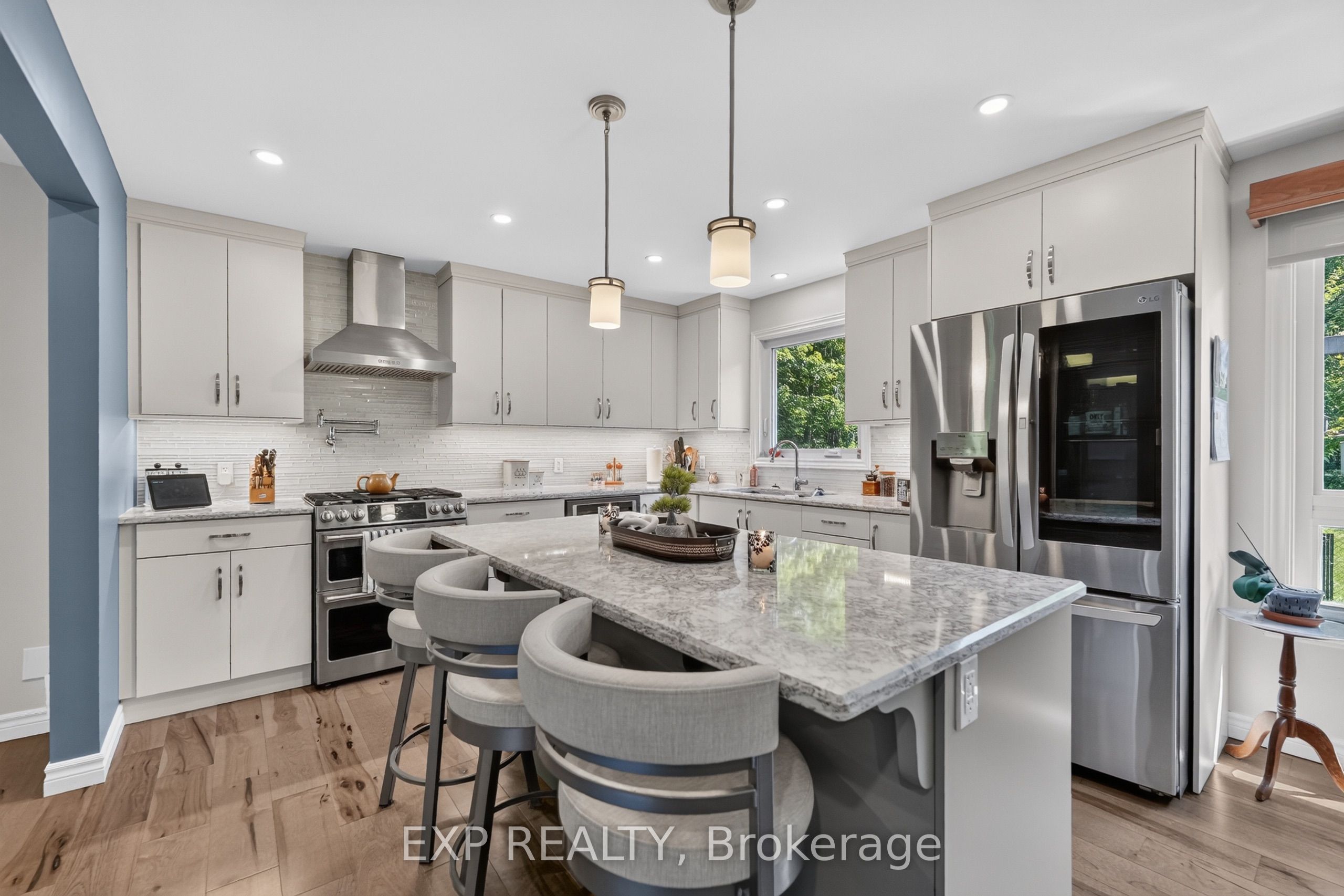 2737 Bouvier Road Property Photo 8