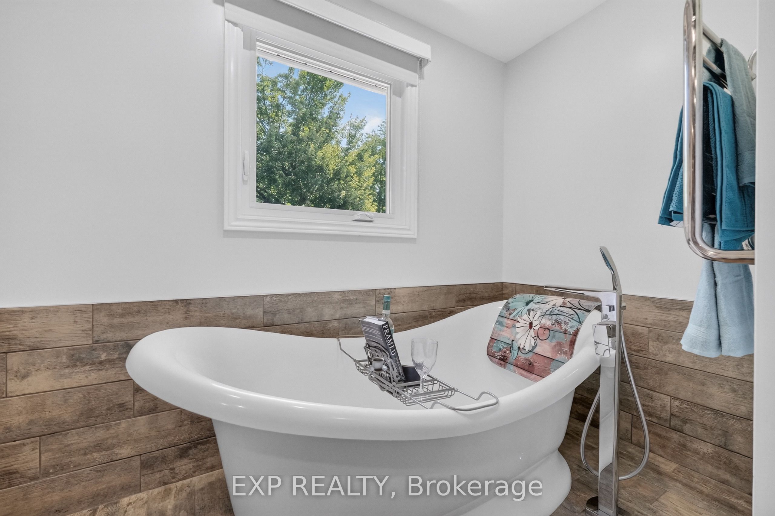 2737 Bouvier Road Property Photo 18