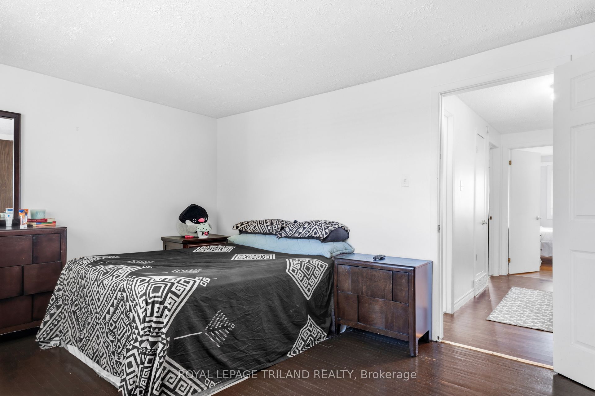 775 Osgoode Drive 30 Property Photo 16