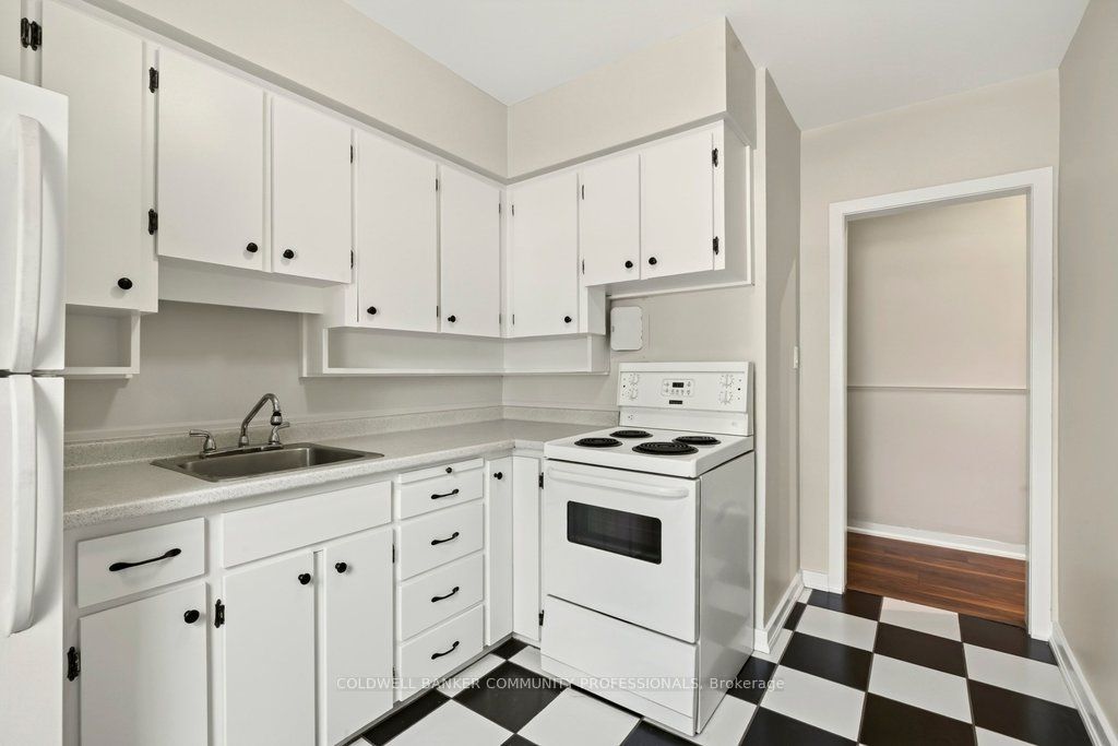 4 Robinson Street 10 Property Photo 33