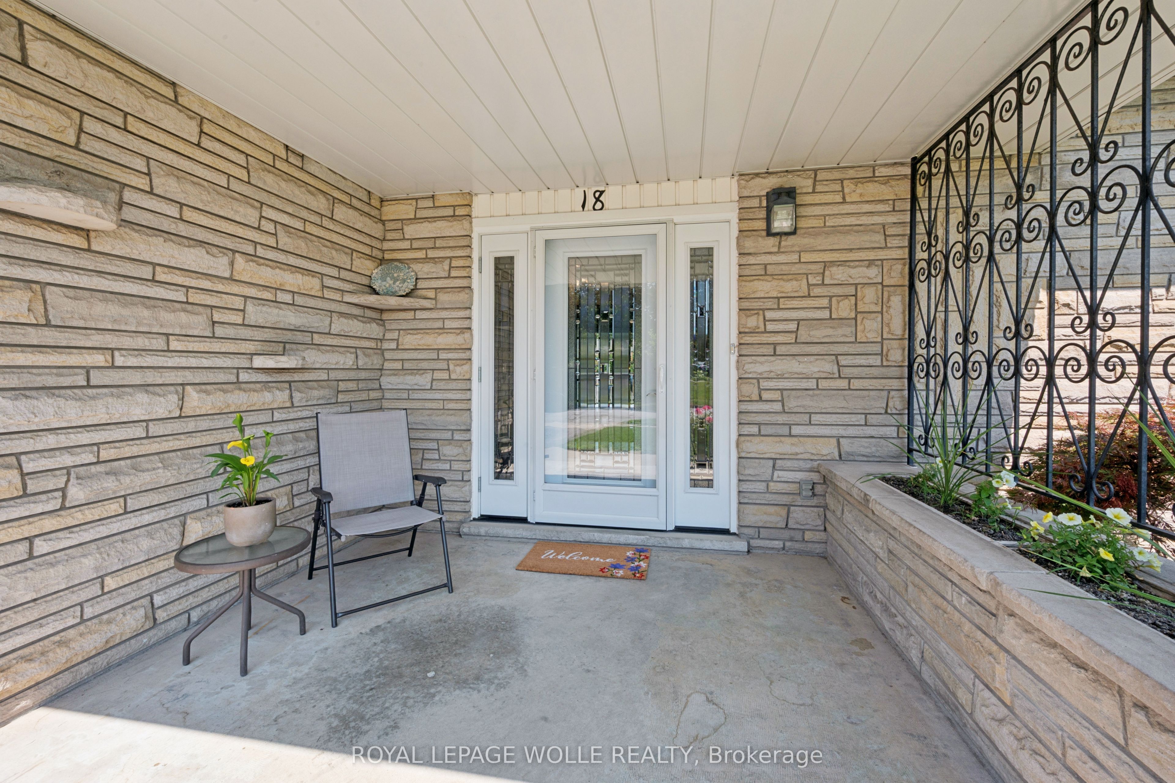 18 Strathcona Crescent Property Photo 4