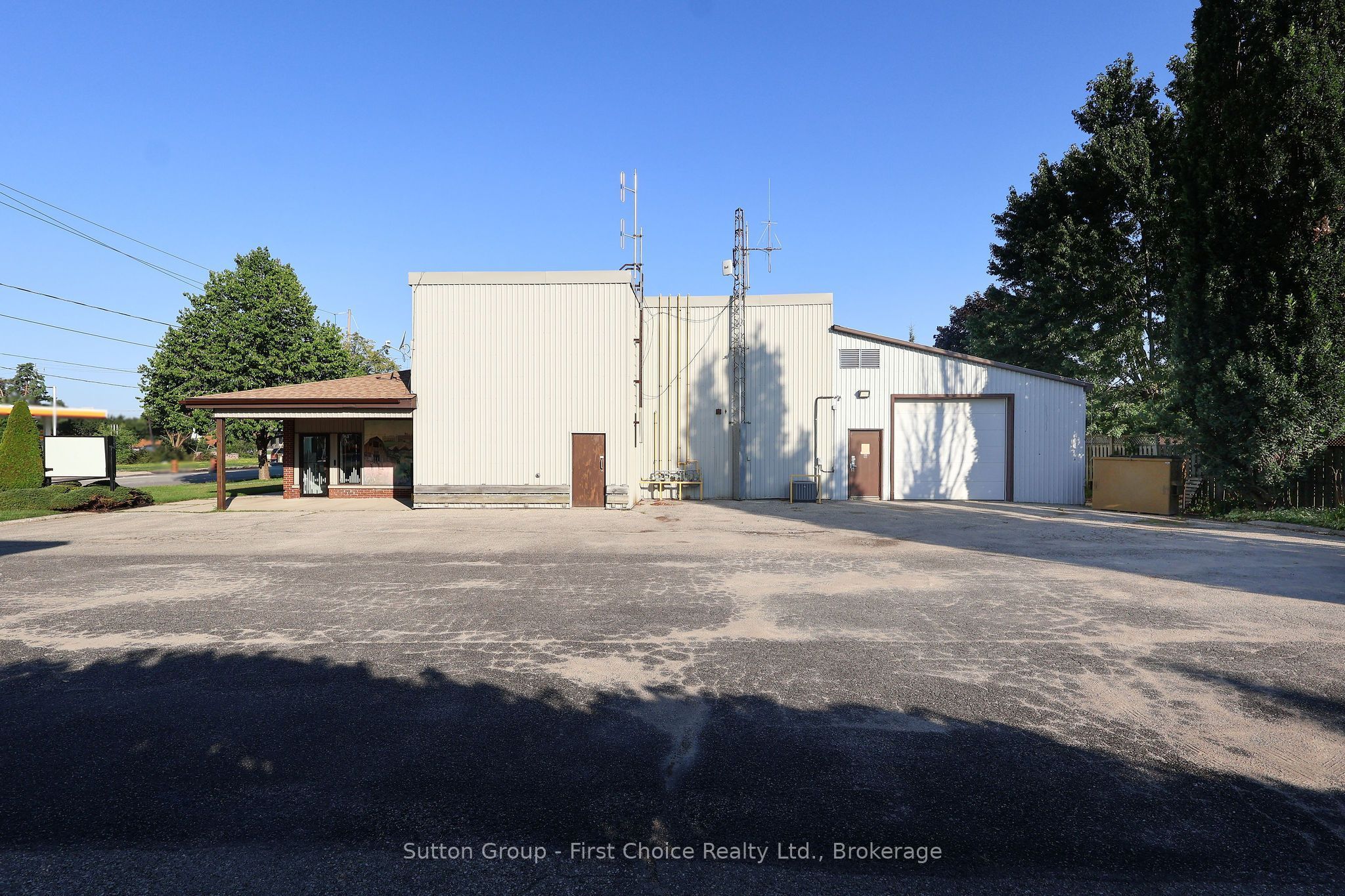 400 Huron Street Property Photo 7